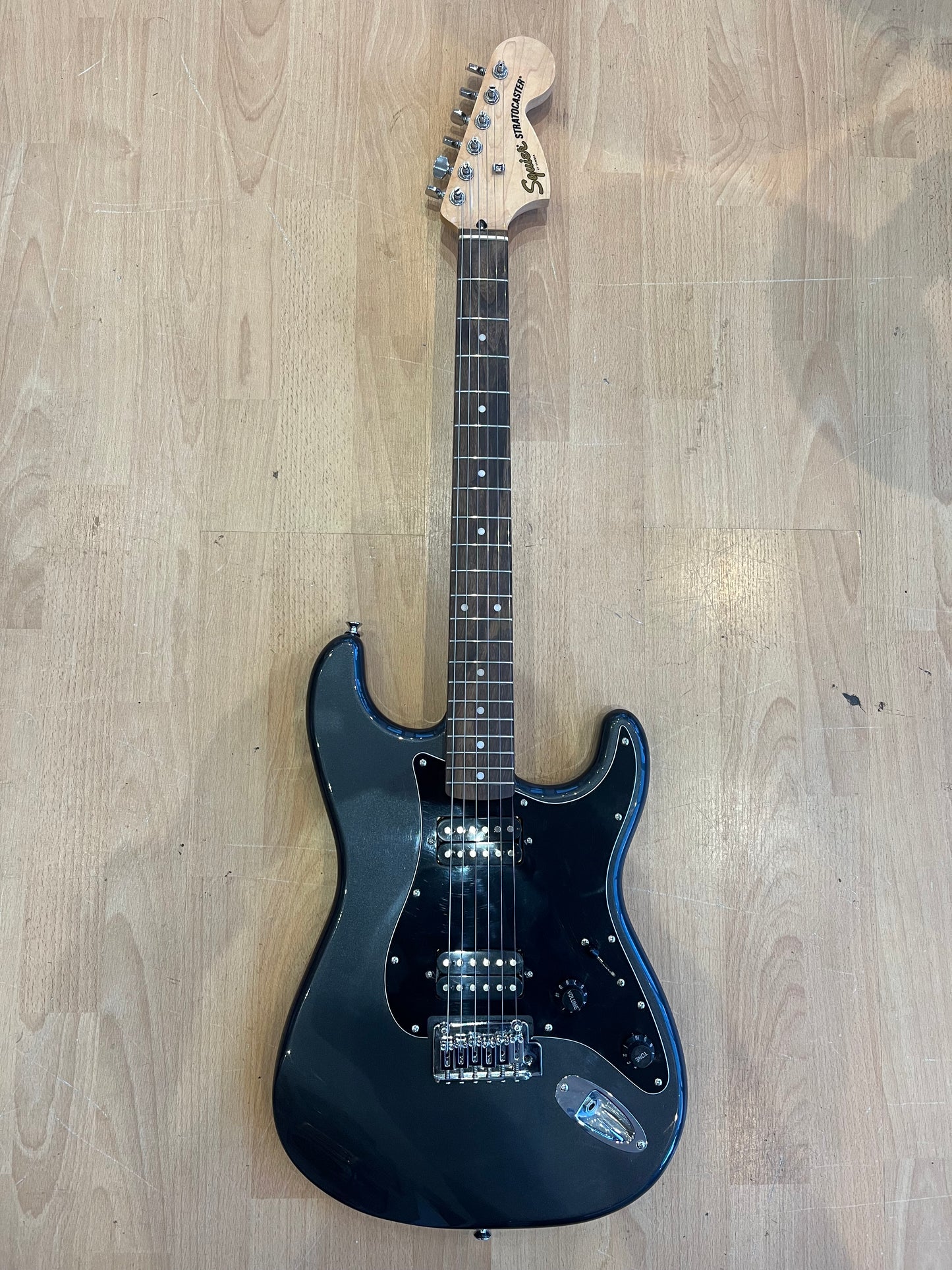 Fender Squier Strat - HH configuration, charcoal frost colour
