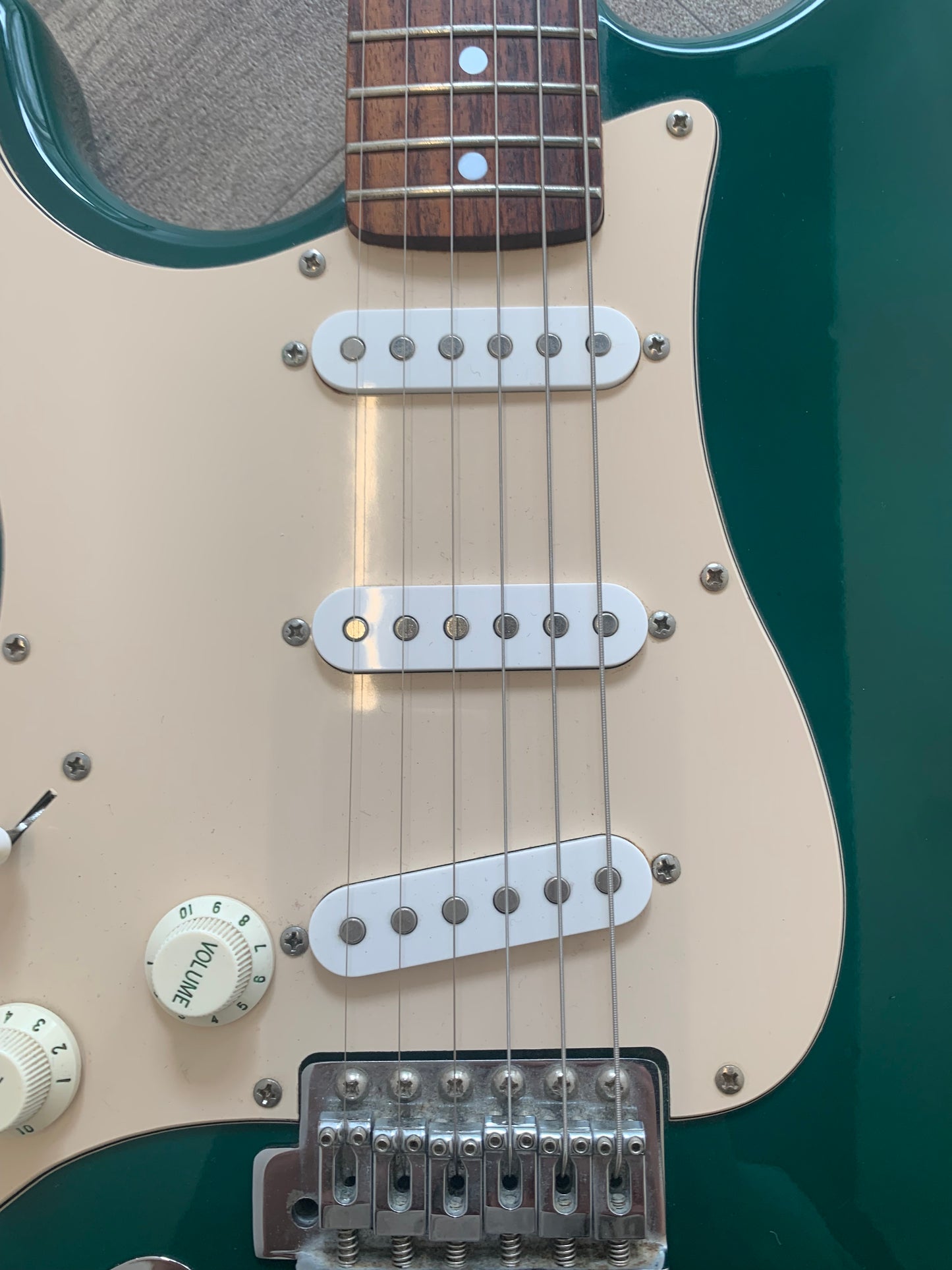 Squier "Standard Series" Stratocaster - Left Handed in Racing Green