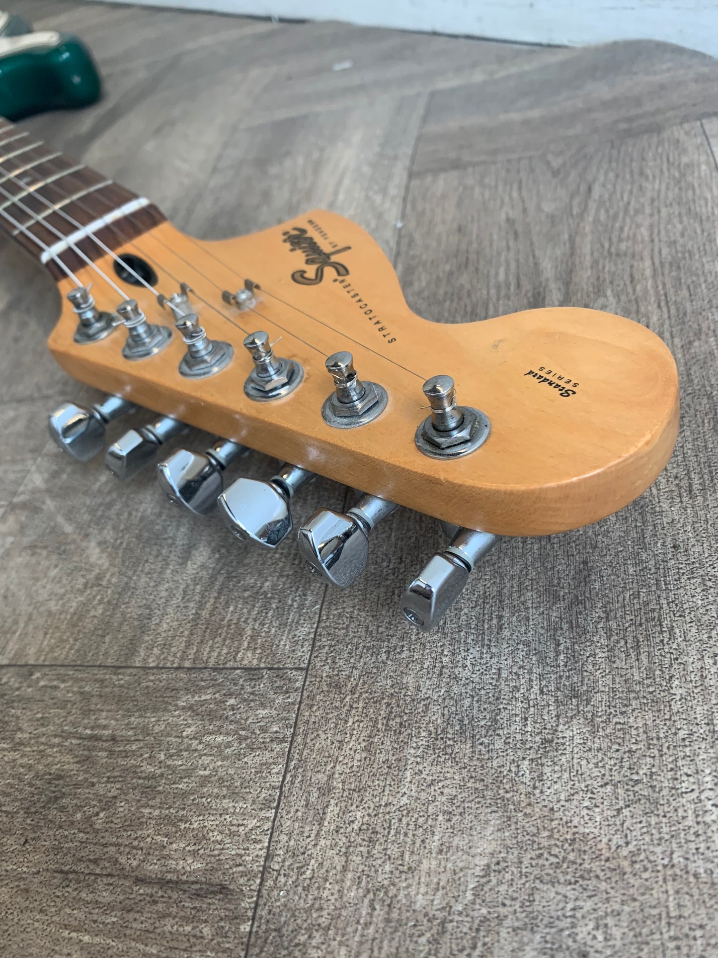 Squier "Standard Series" Stratocaster - Left Handed in Racing Green
