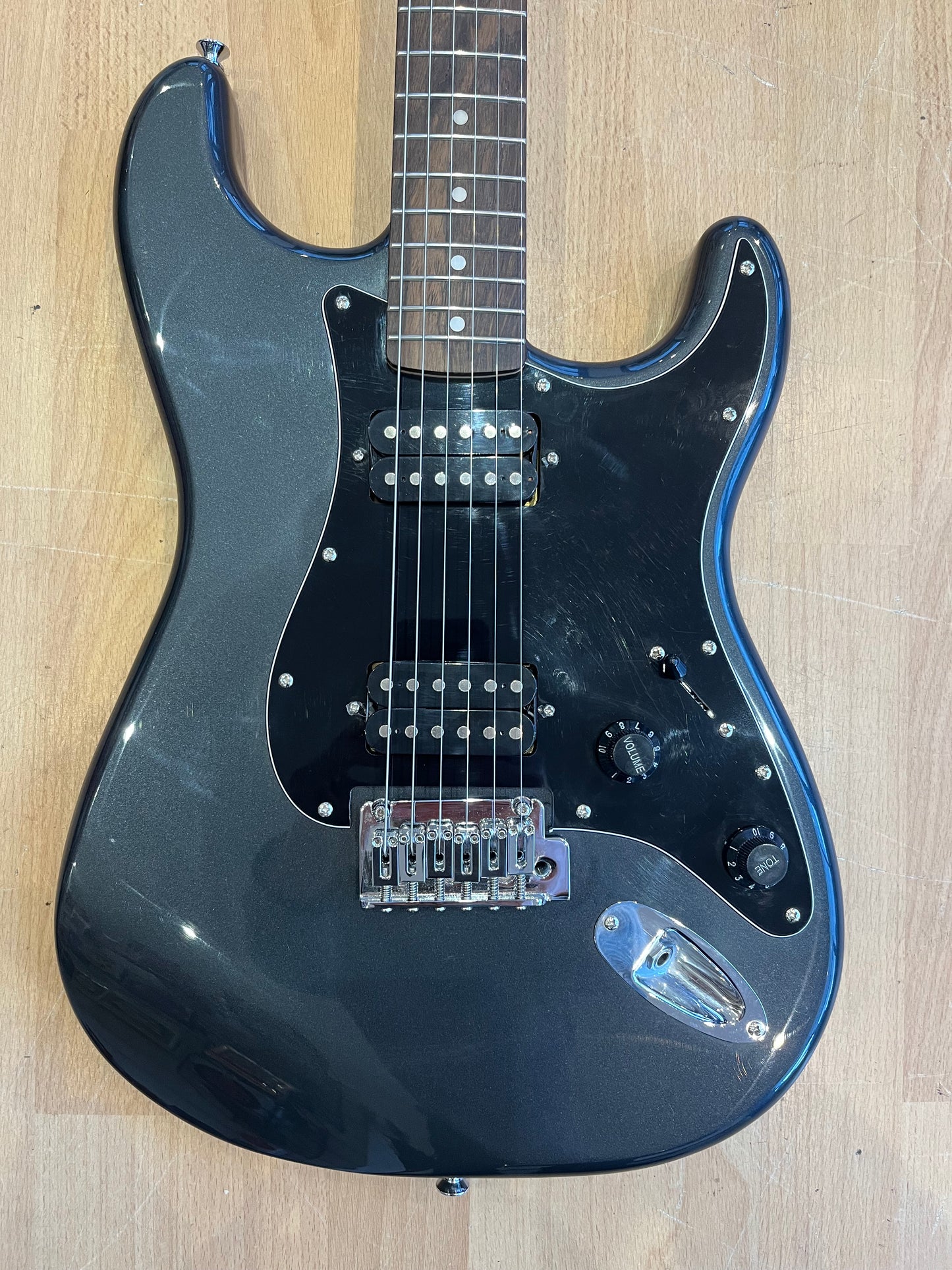 Fender Squier Strat - HH configuration, charcoal frost colour