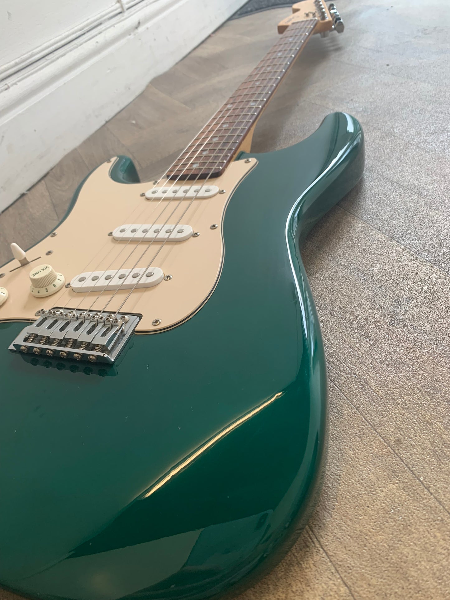 Squier "Standard Series" Stratocaster - Left Handed in Racing Green