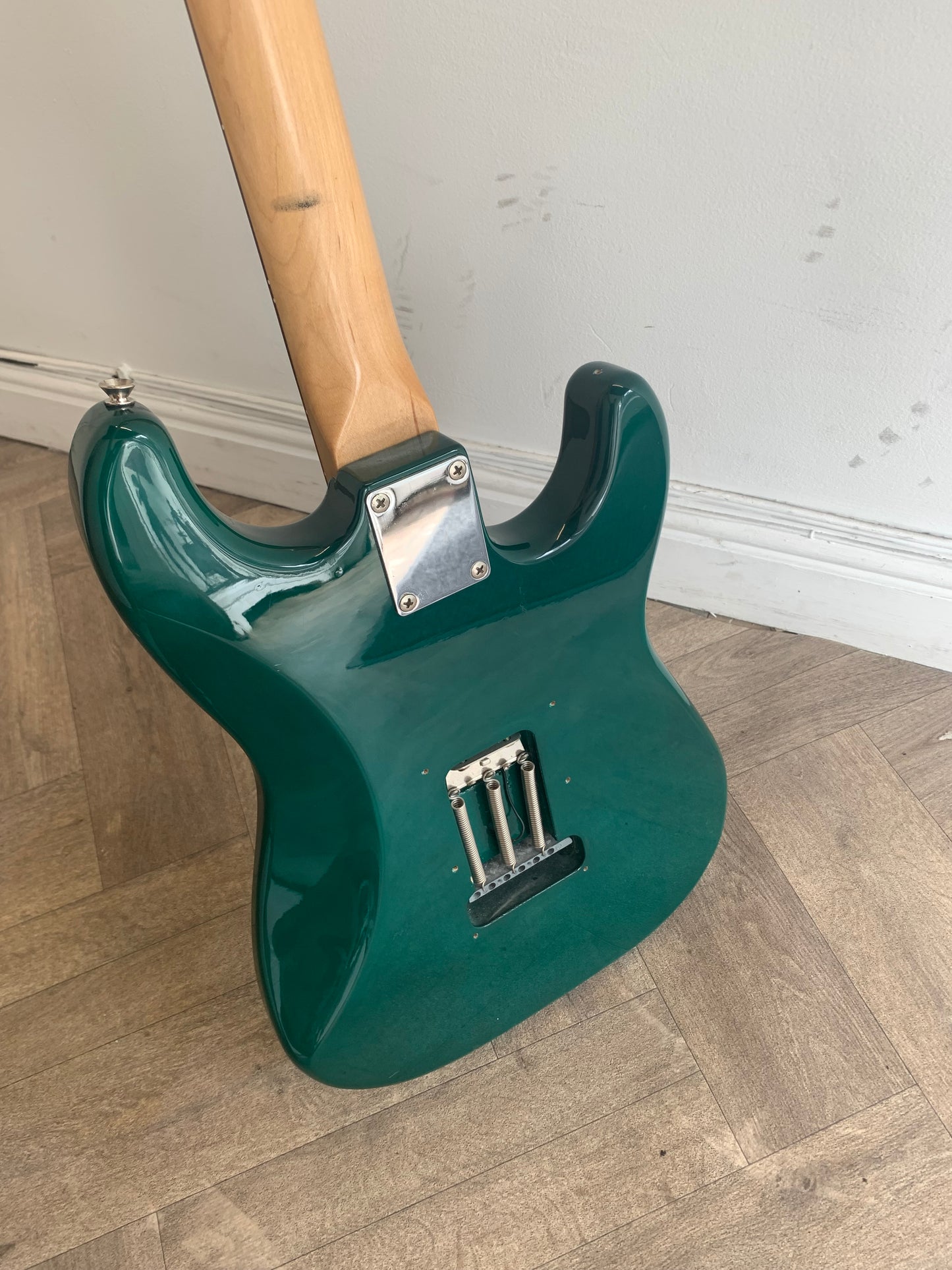Squier "Standard Series" Stratocaster - Left Handed in Racing Green