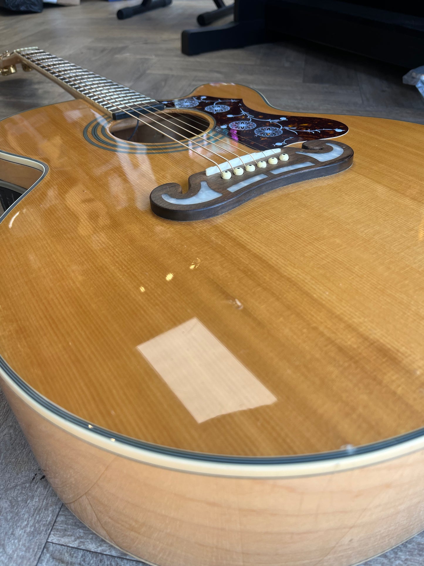 Epiphone EJ200. Beautiful natural finish with advanced pickup options. GOOD CONDITION