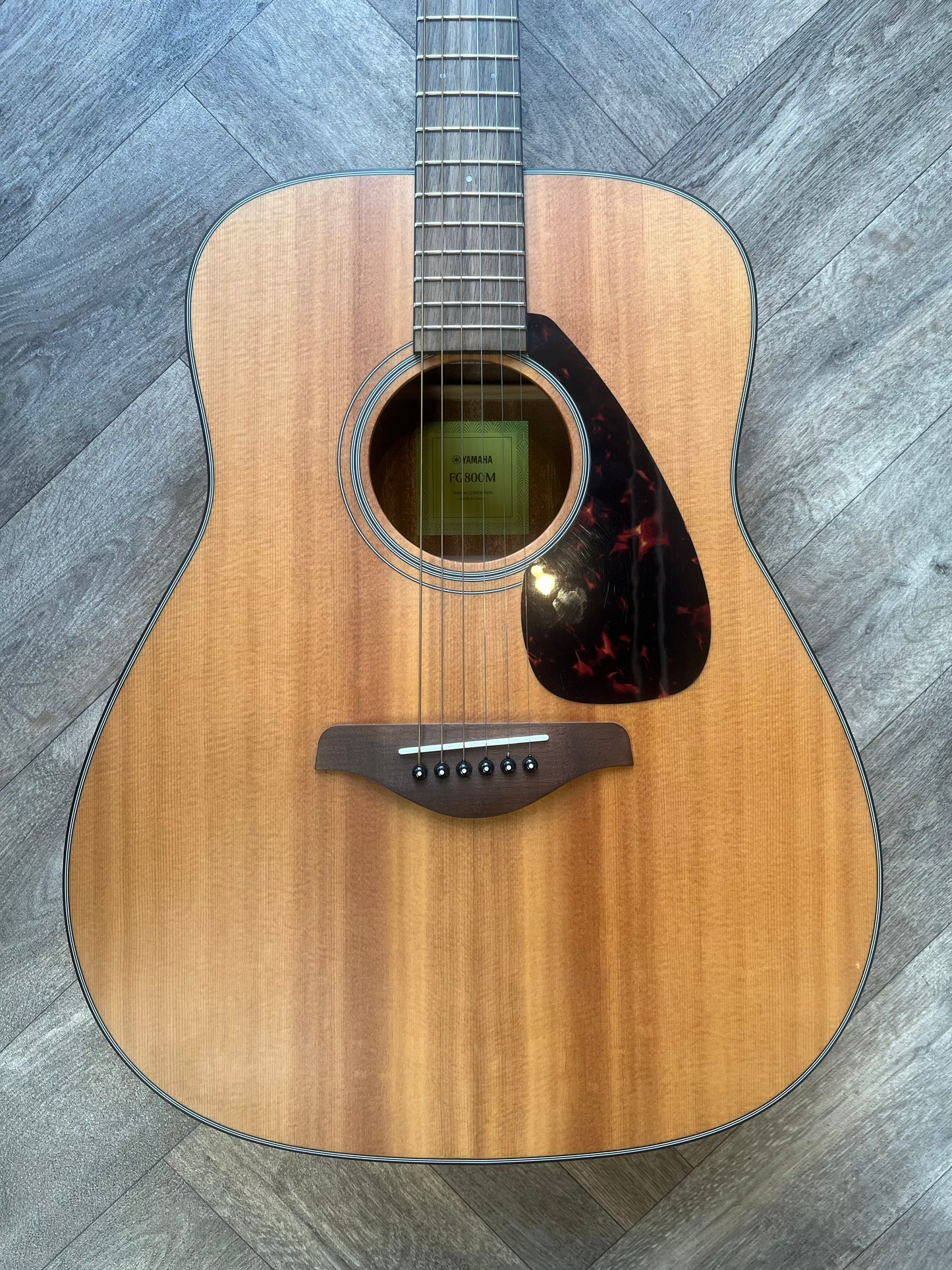 Yamaha FG800M - Dreadnought body shape - excellent condition