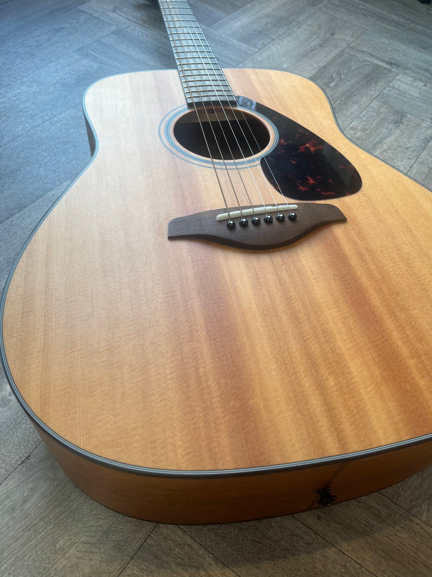 Yamaha FG800M - Dreadnought body shape - excellent condition
