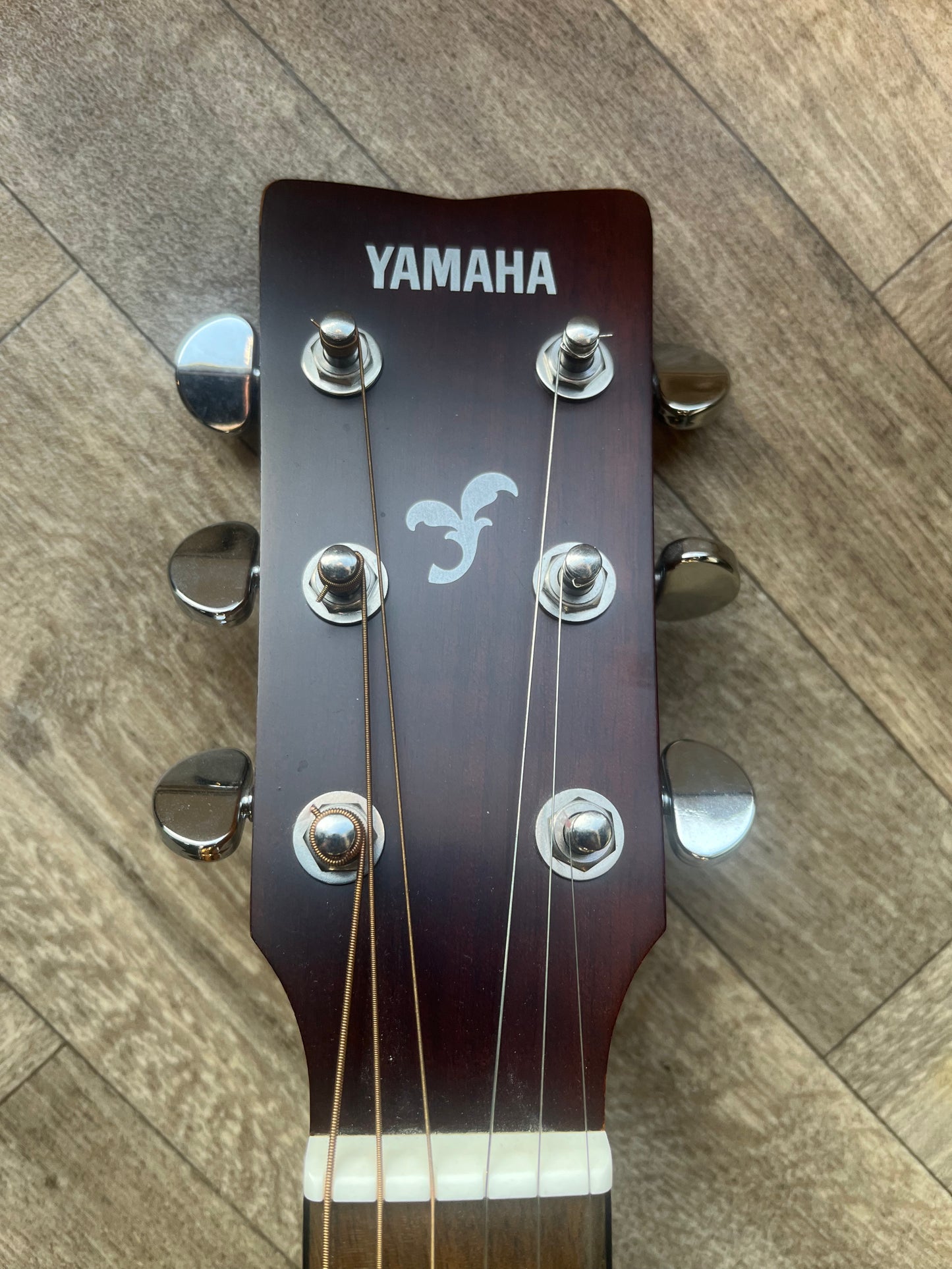 Yamaha FG800M - Dreadnought body shape - excellent condition