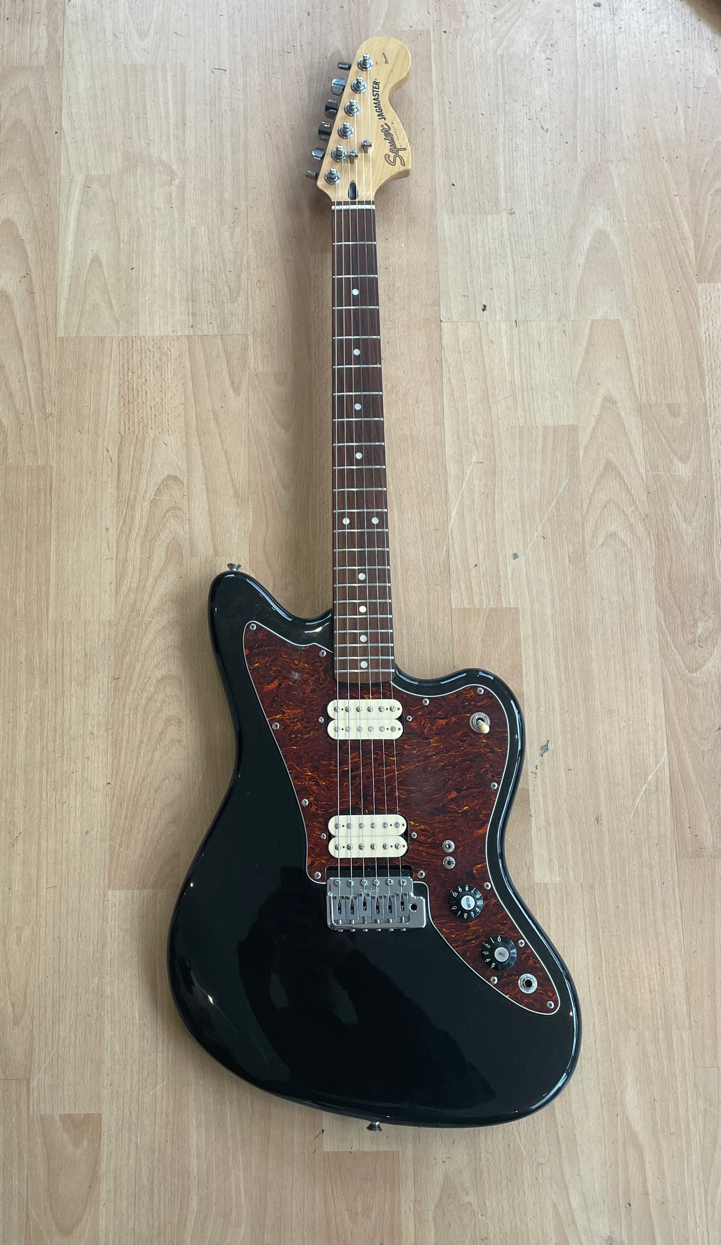 Squier Jagmaster - Renowned Standard Edition - with Wilkinson Upgrades - Great condition