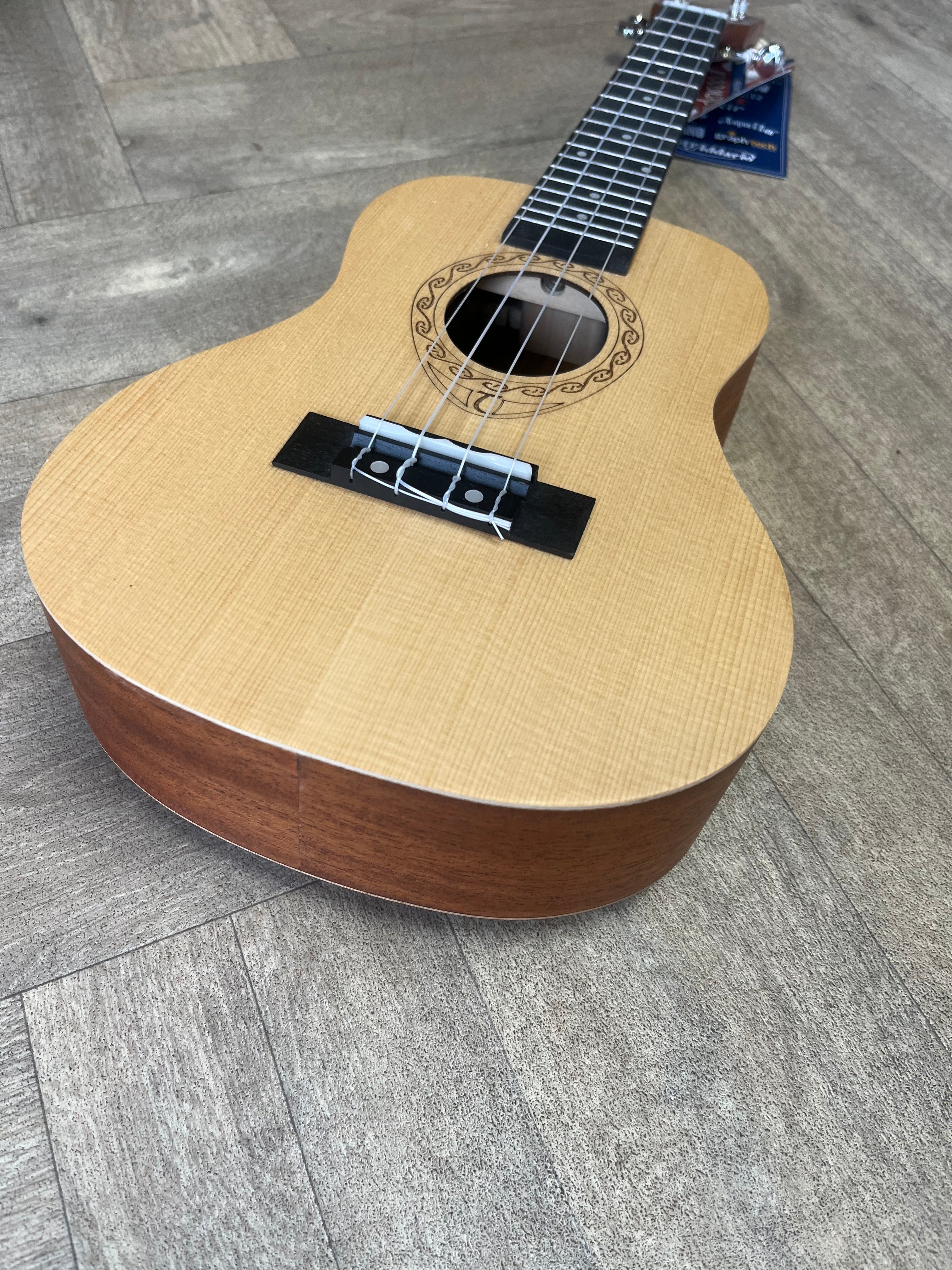 CONCERT UKULELE SPRUCE AND MAHOGANY -  TANGLEWOOD TIARE TWT4