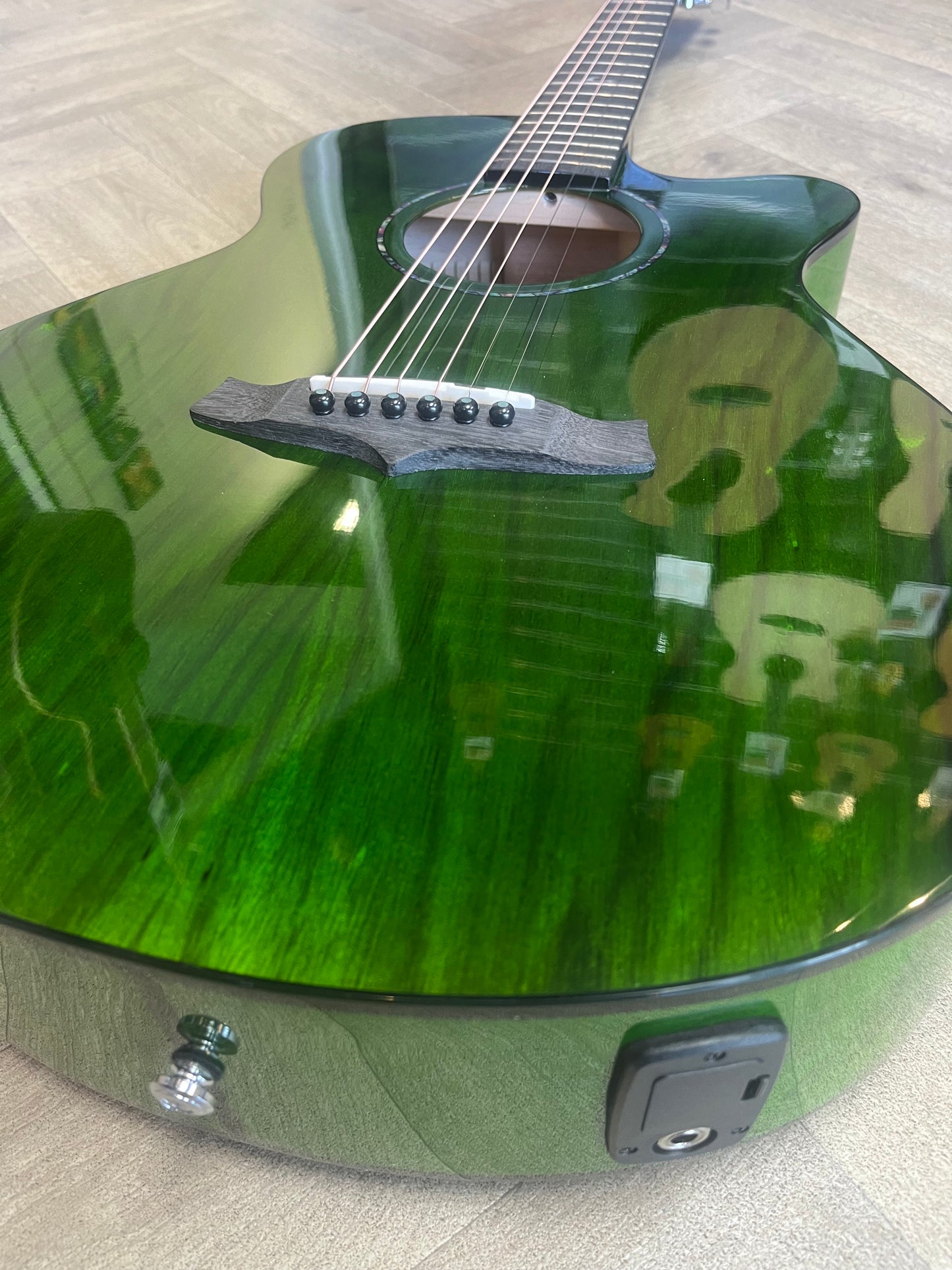 Tanglewood Azure - Aurora Green Gloss finish