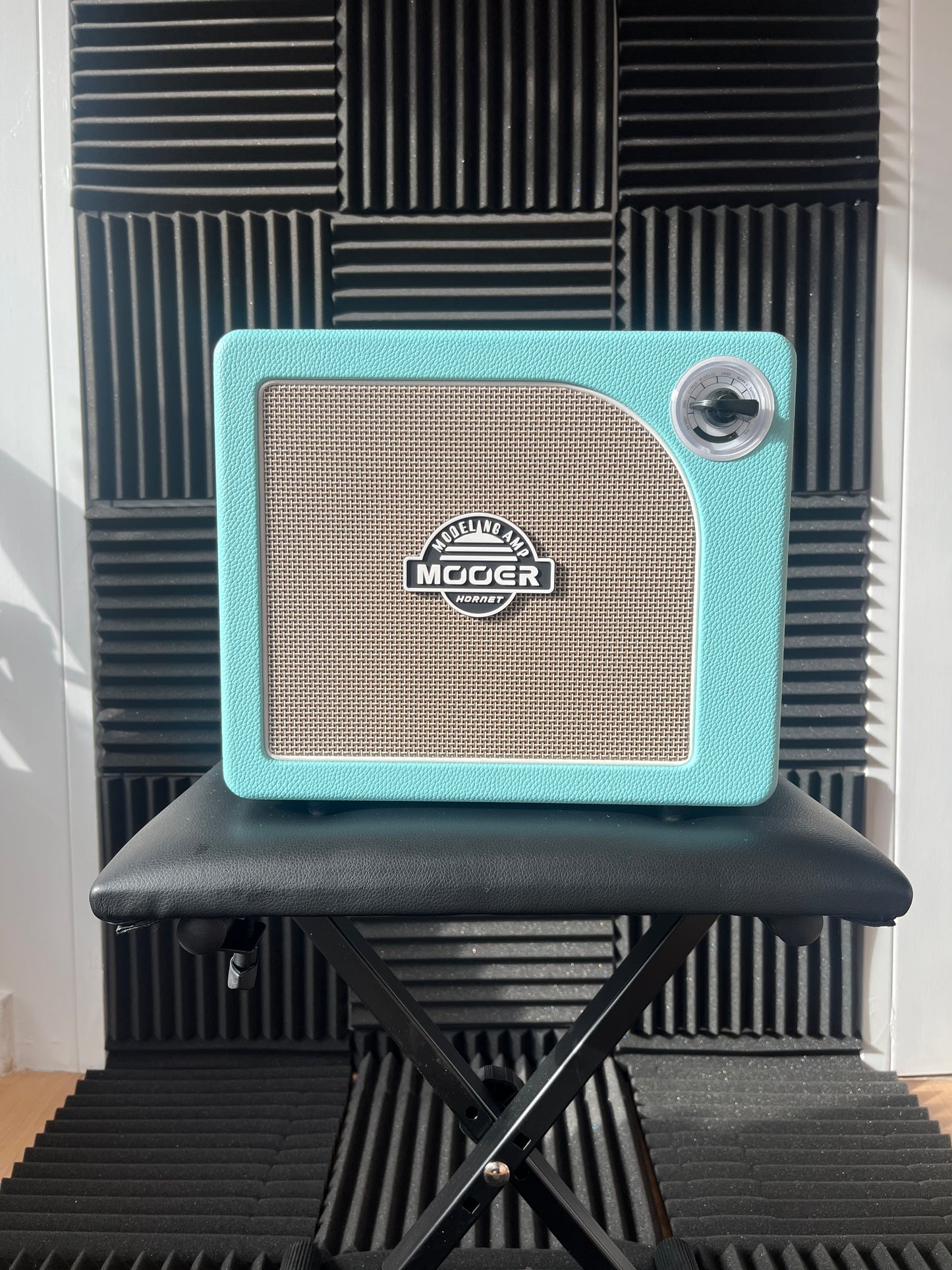 MOOER HORNET 15W MODELING GUITAR AMP BLUE