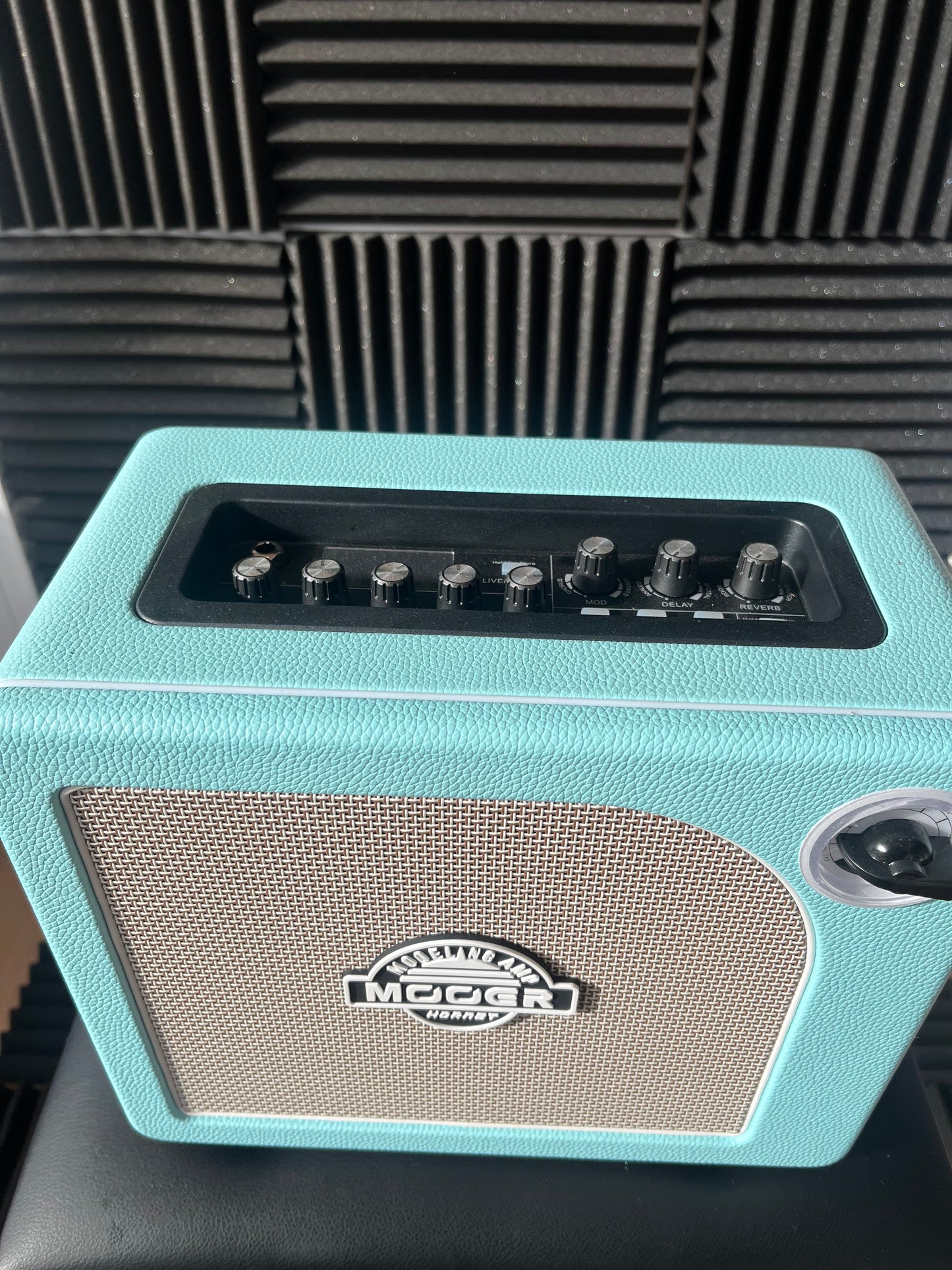 MOOER HORNET 15W MODELING GUITAR AMP BLUE