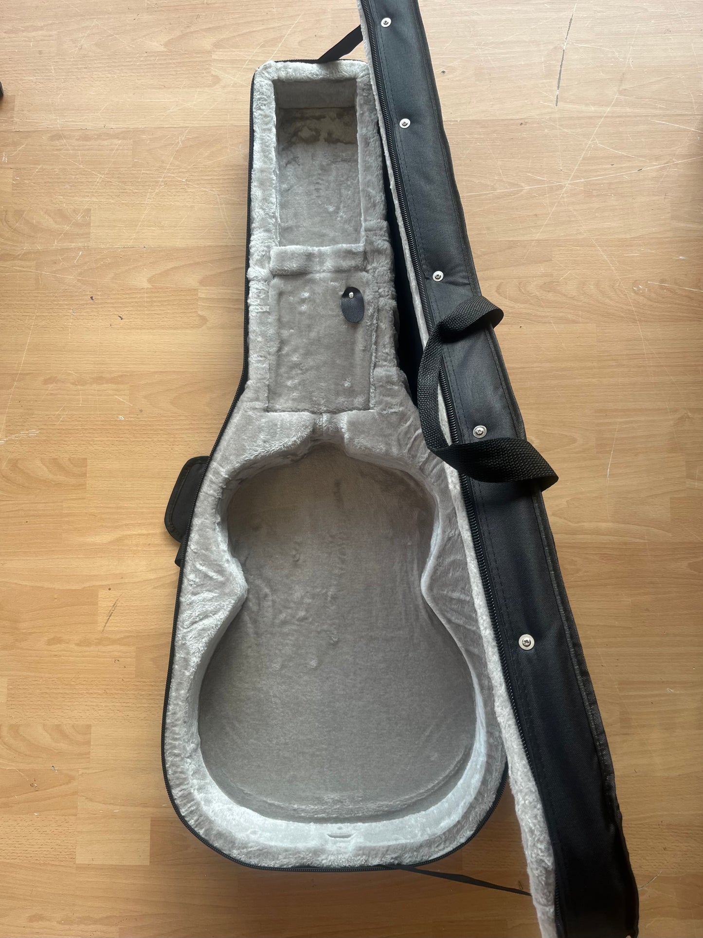 Polyfoam Lightweight hard case, for acoustic guitars - plush grey - NEW