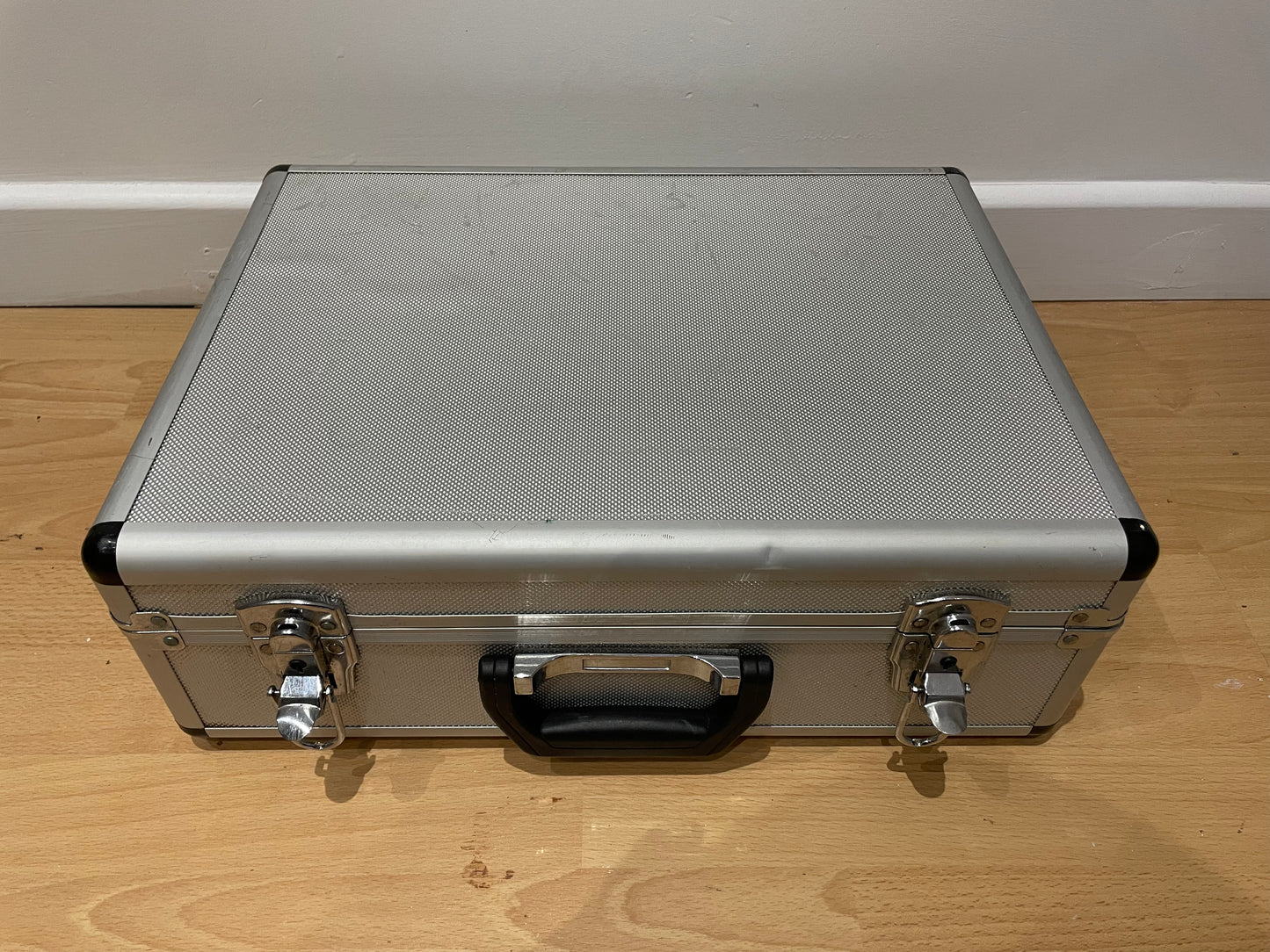 Padded Metal Hard-case for Musicians