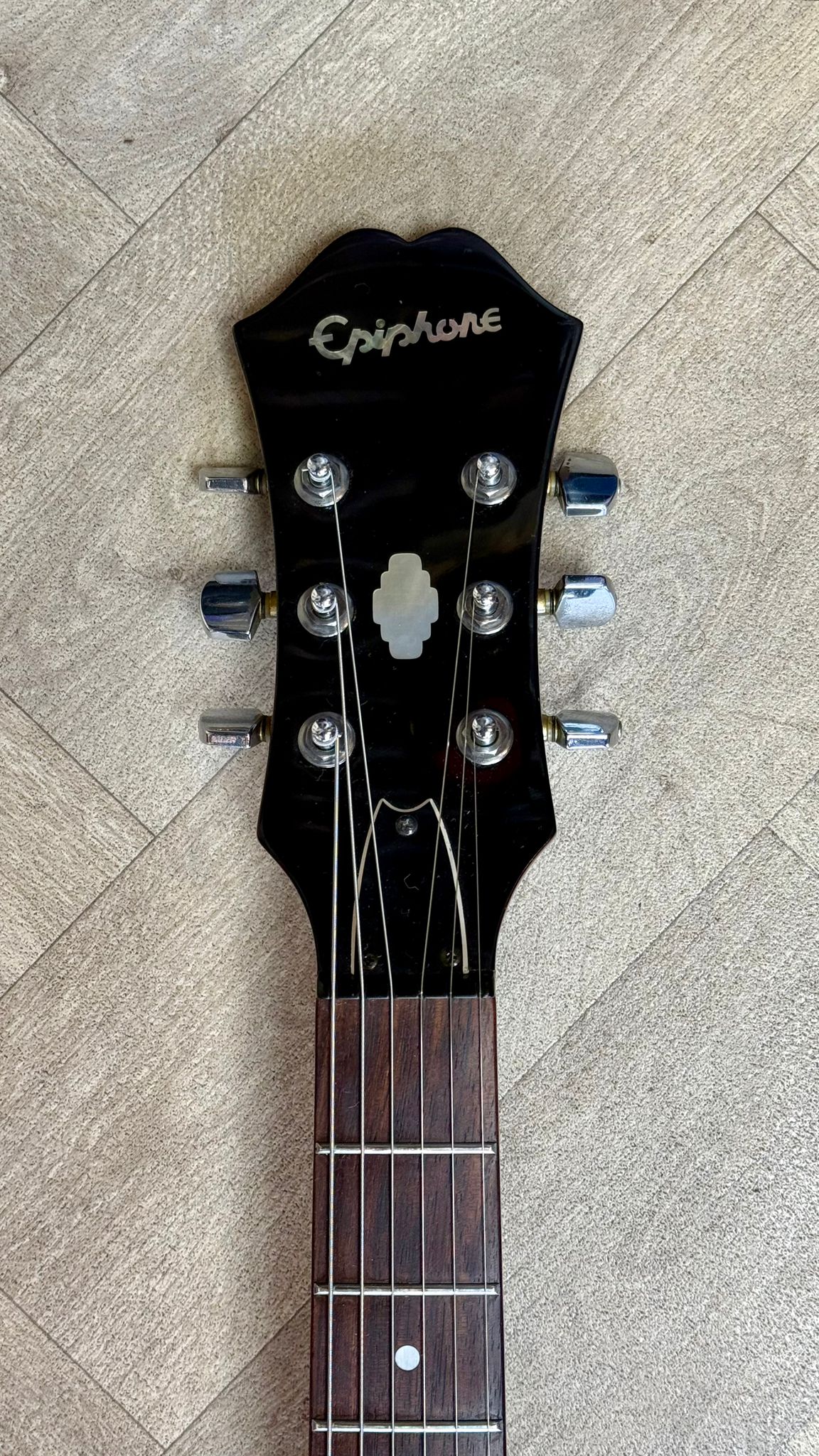 Epiphone Dot 335 Electric Guitar Cherry - Good condition