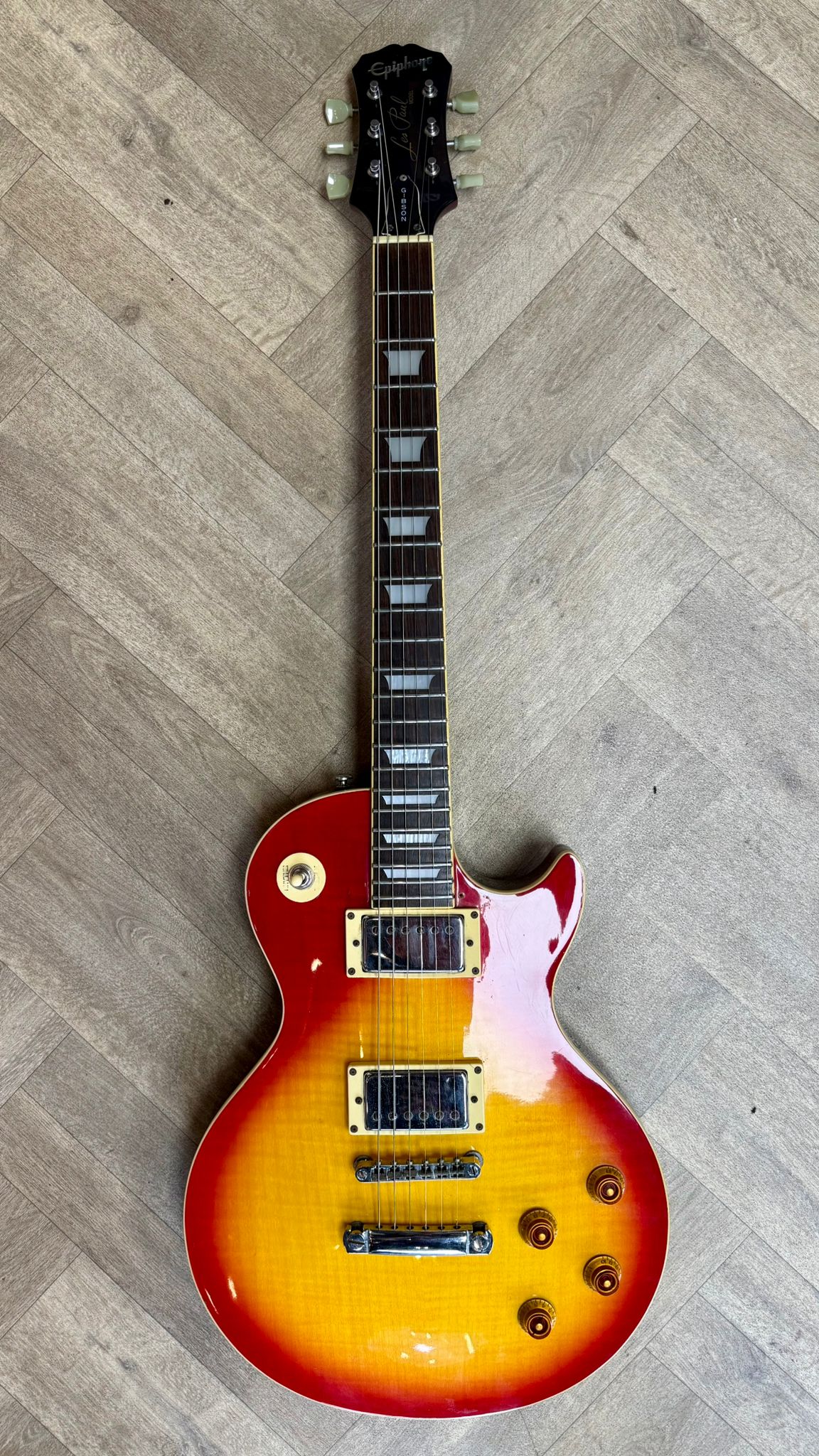 1999 Epiphone Les Paul Standard in Cherry Sunburst - Great Condition