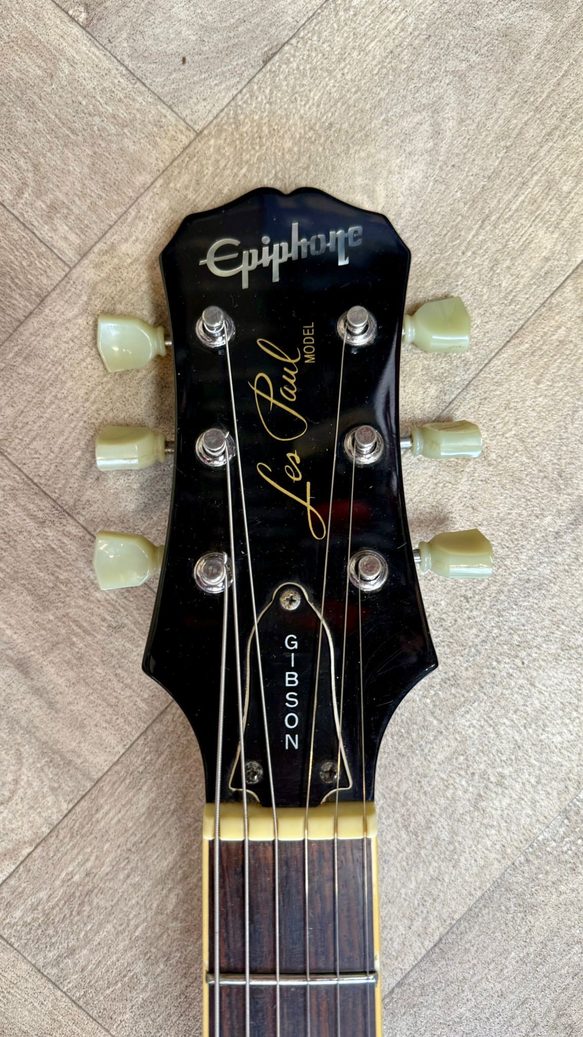 1999 Epiphone Les Paul Standard in Cherry Sunburst - Great Condition