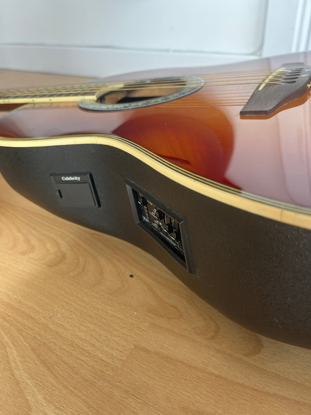 Ovation Celebrity Model No: CS167- Great Condition