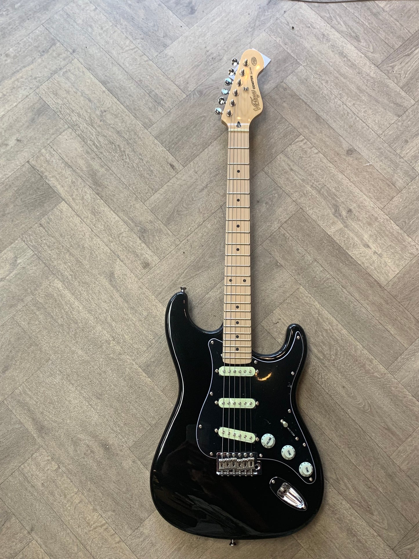 VINTAGE V60 MAPLE COASTER SERIES ELECTRIC GUITAR - GLOSS BLACK