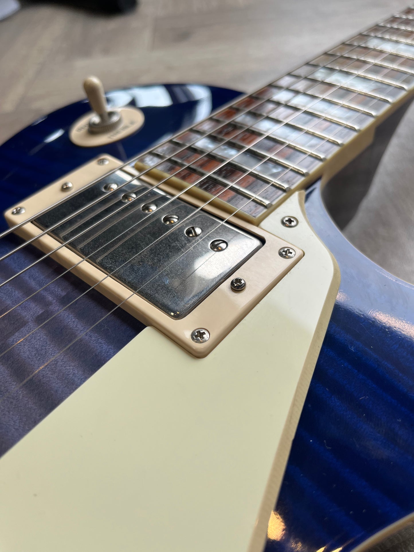 Gorgeous Epiphone Les Paul Standard in Blueburst finish