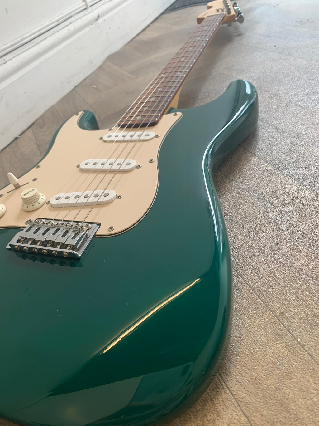Squier "Standard Series" Stratocaster - Left Handed in Racing Green