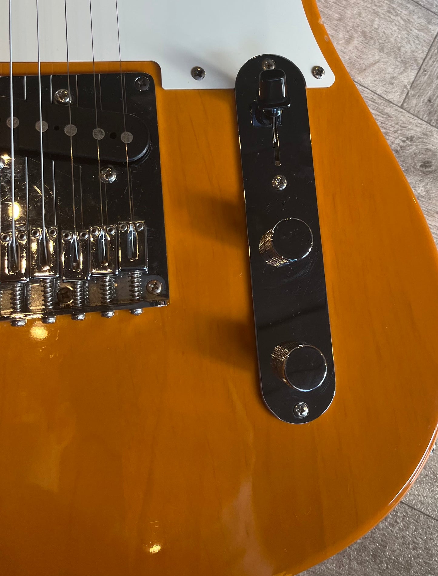 Squier by Fender Telecaster - Butterscotch - good condition