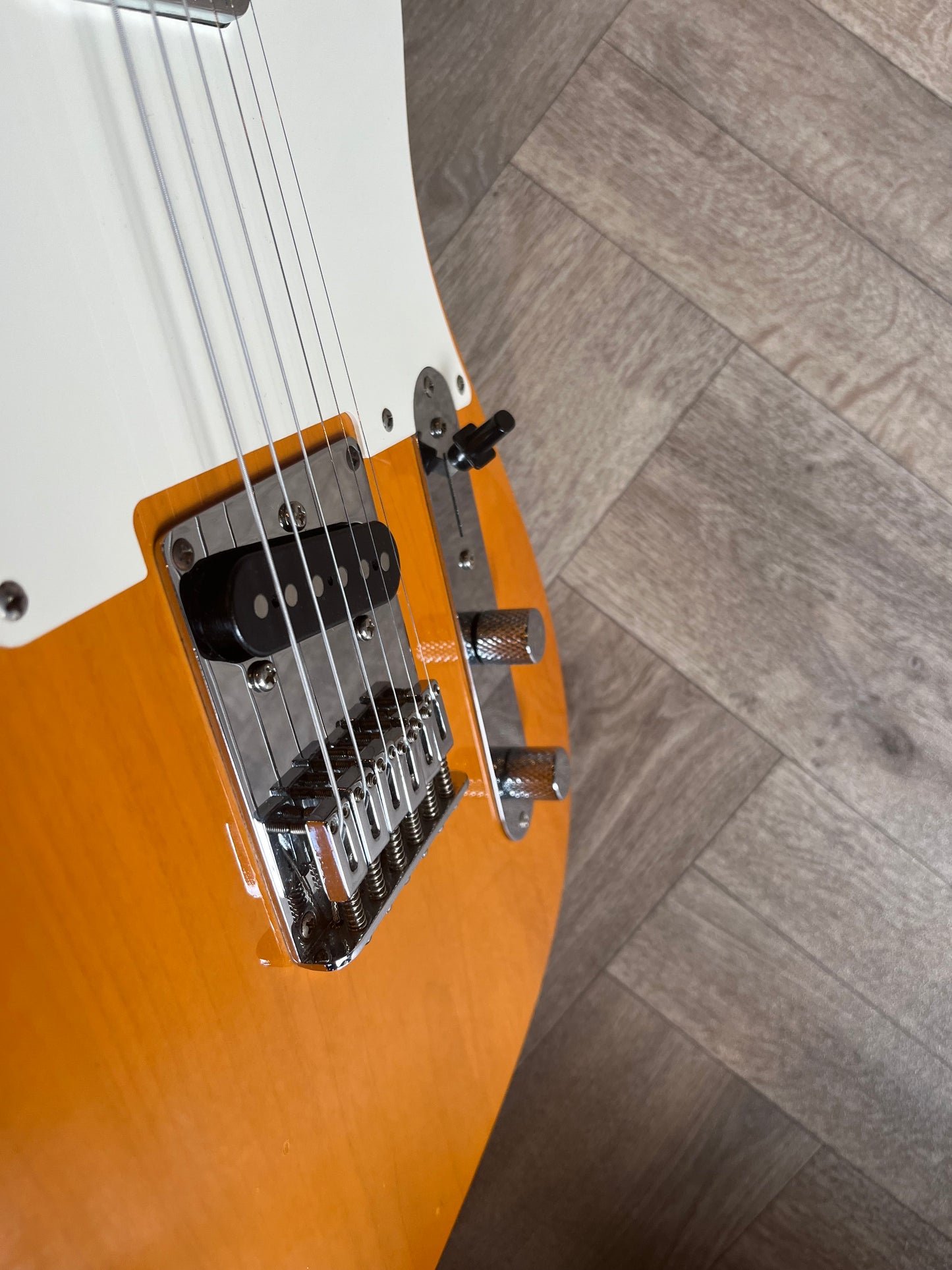 Squier by Fender Telecaster - Butterscotch - good condition