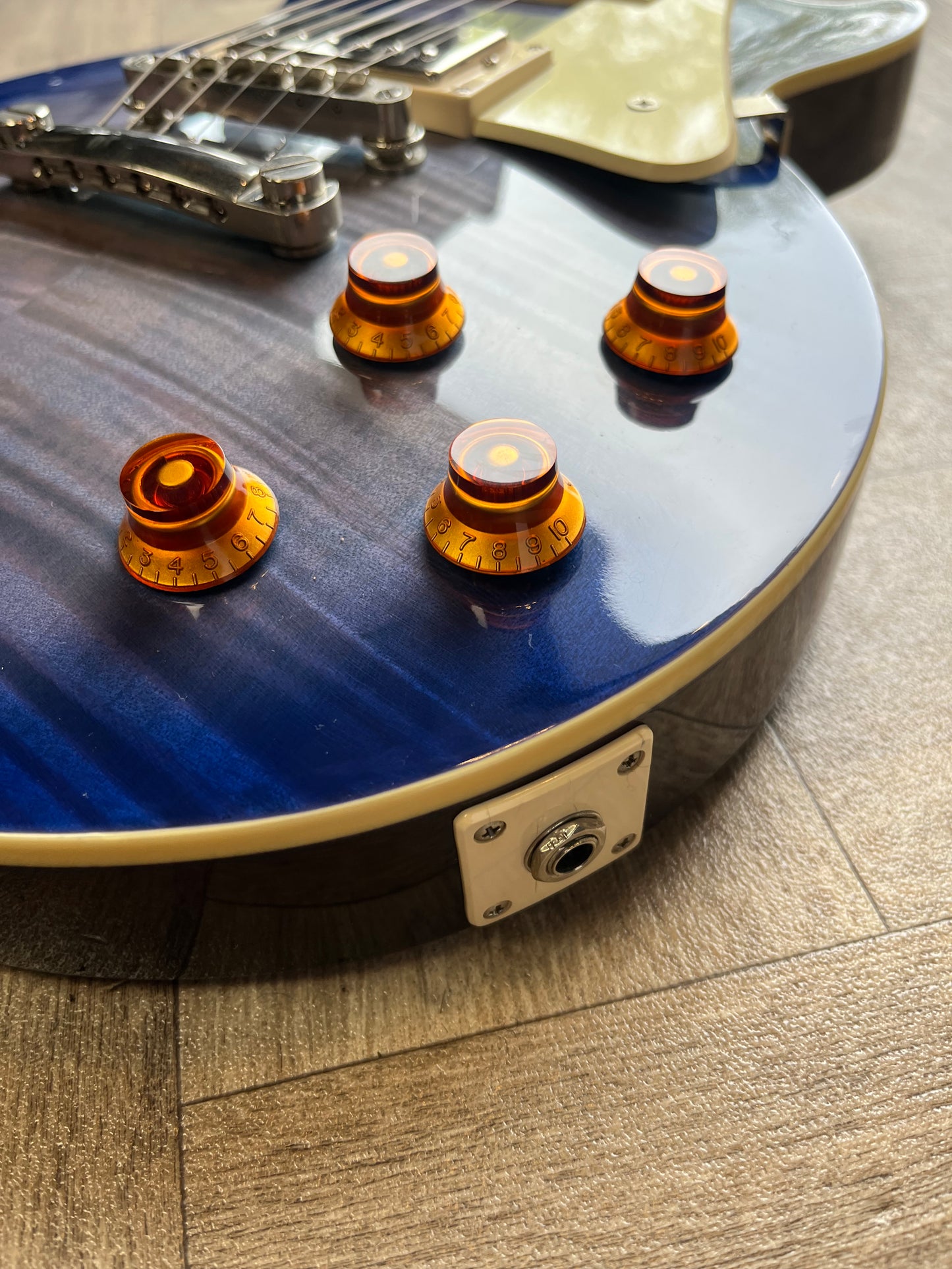 Gorgeous Epiphone Les Paul Standard in Blueburst finish