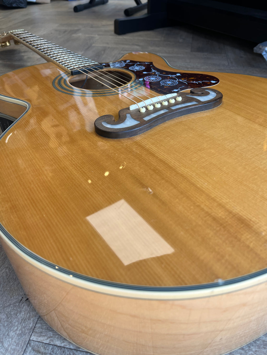 Epiphone EJ200. Beautiful natural finish with advanced pickup options. GOOD CONDITION