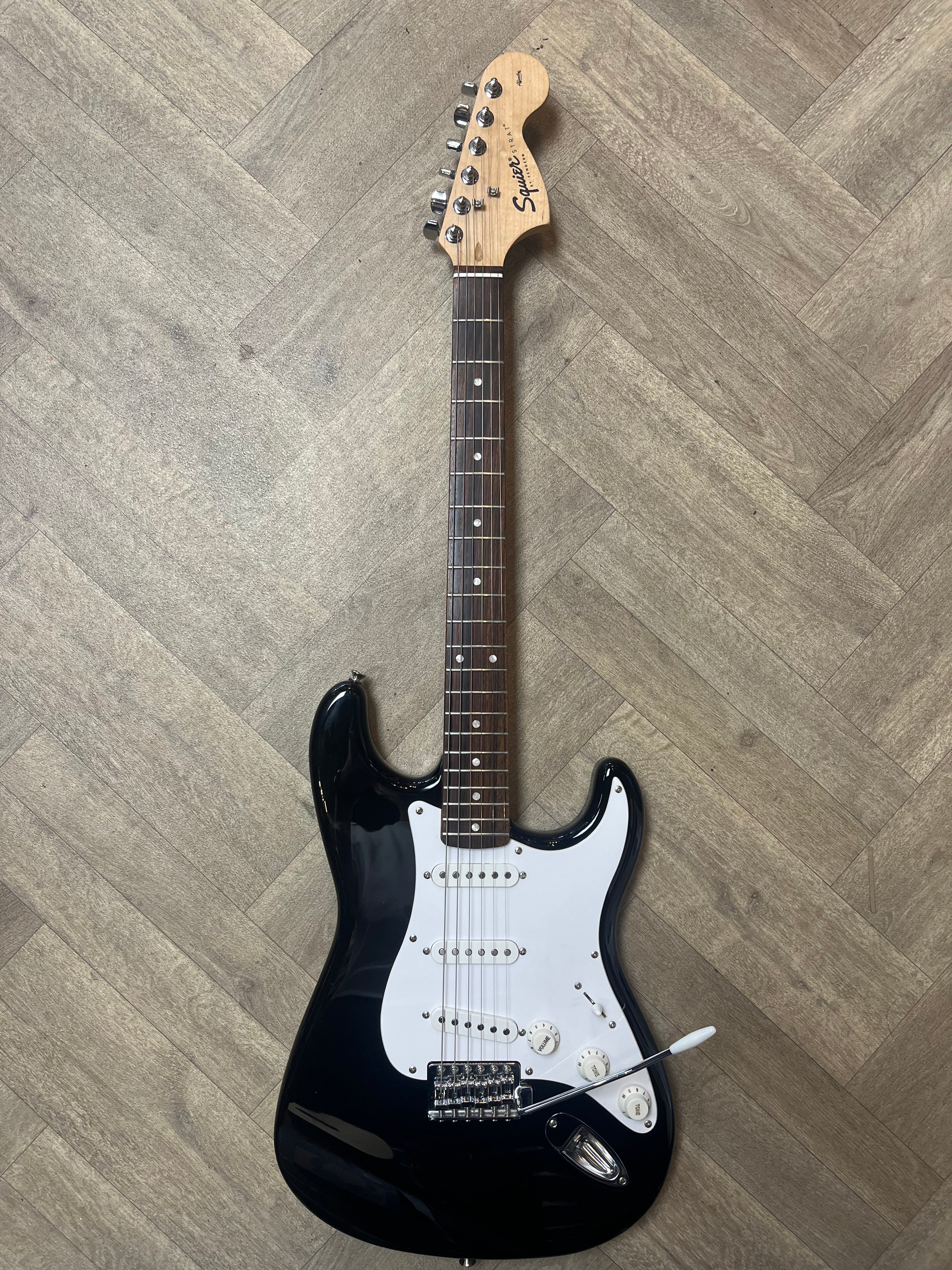 Gloss Black Squier Strat Affinity Series Electric Guitar - Great Condition