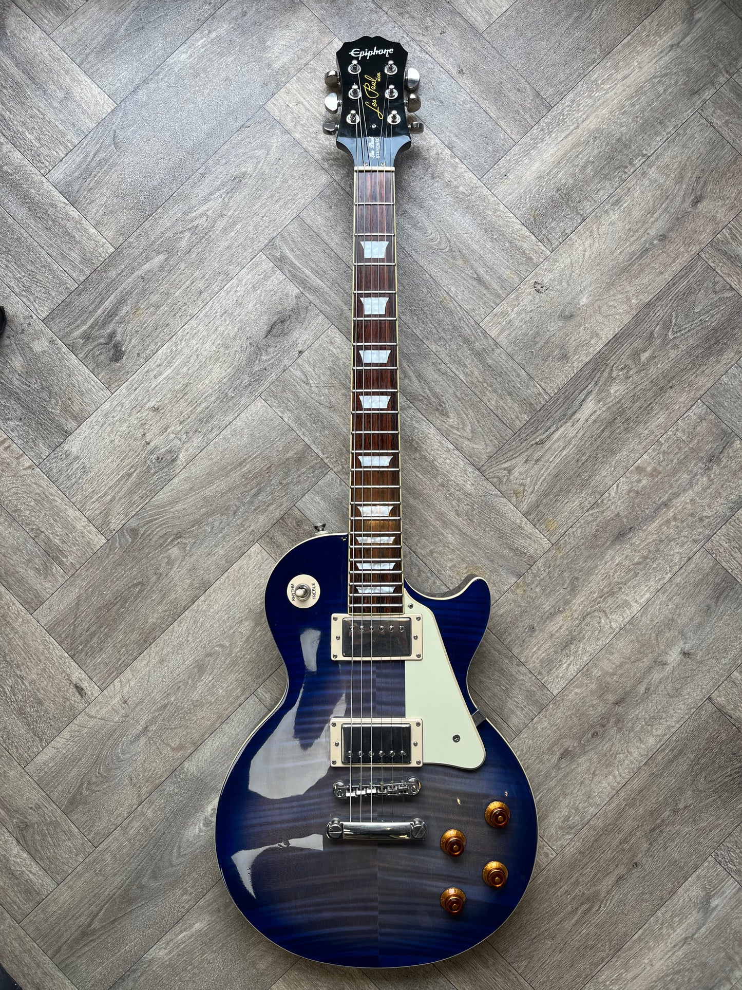 Gorgeous Epiphone Les Paul Standard in Blueburst finish