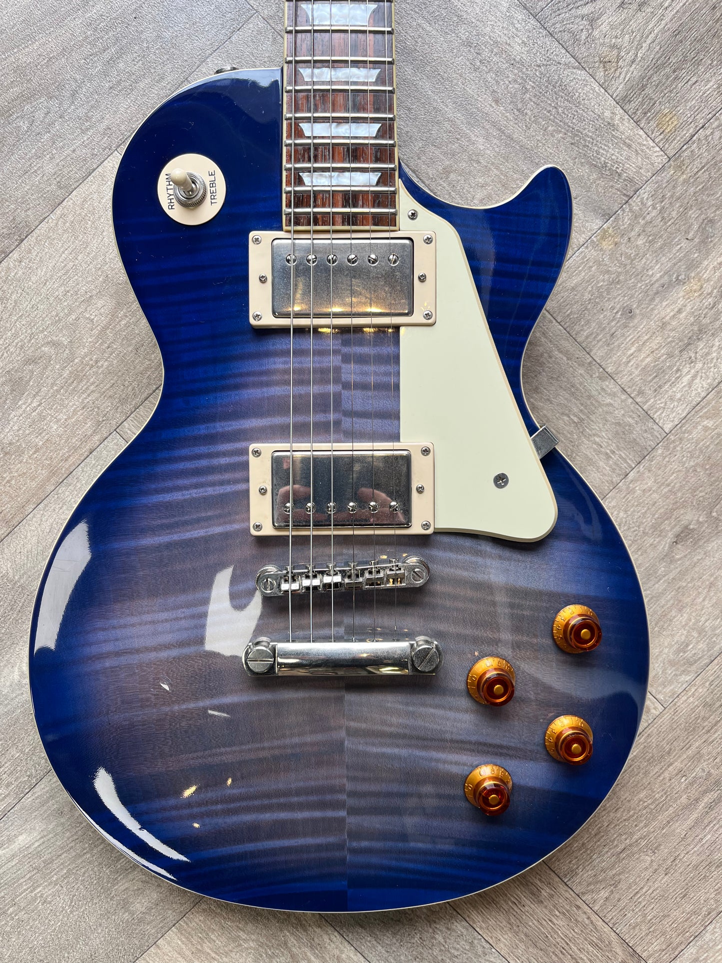 Gorgeous Epiphone Les Paul Standard in Blueburst finish