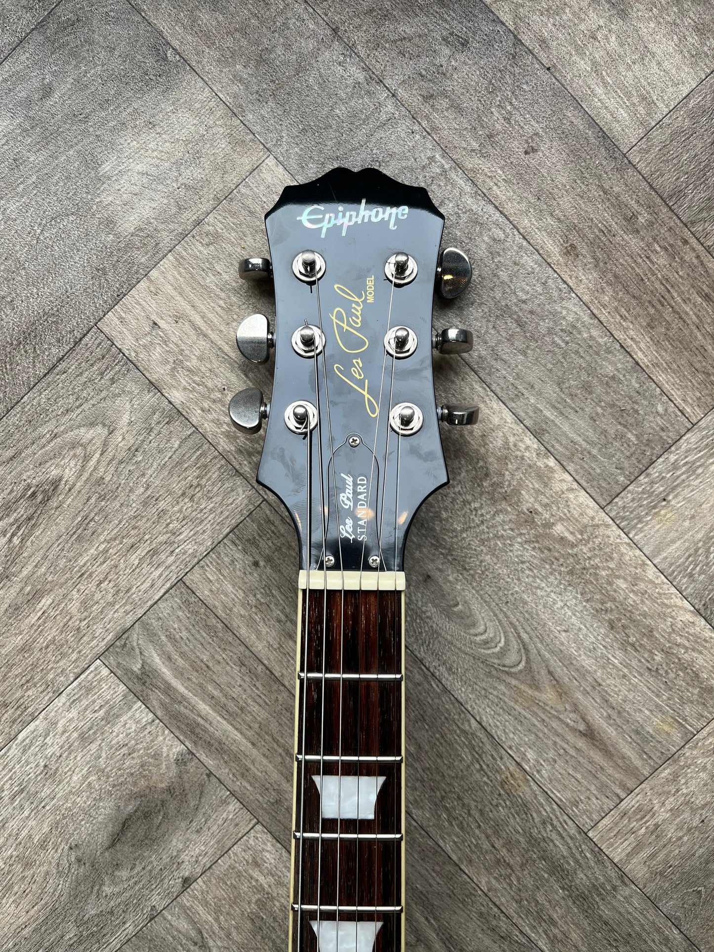 Gorgeous Epiphone Les Paul Standard in Blueburst finish