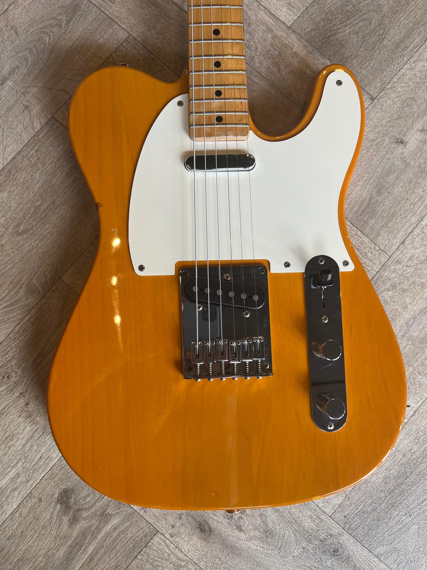 Squier by Fender Telecaster - Butterscotch - good condition