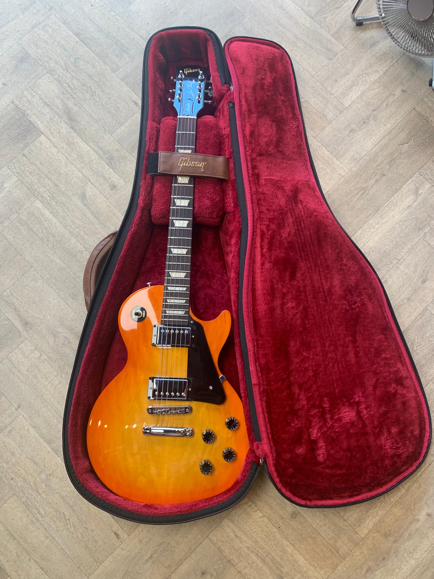 Gibson Les Paul Studio - Tangerine Burst 2019 with leather bag - MINT CONDITION