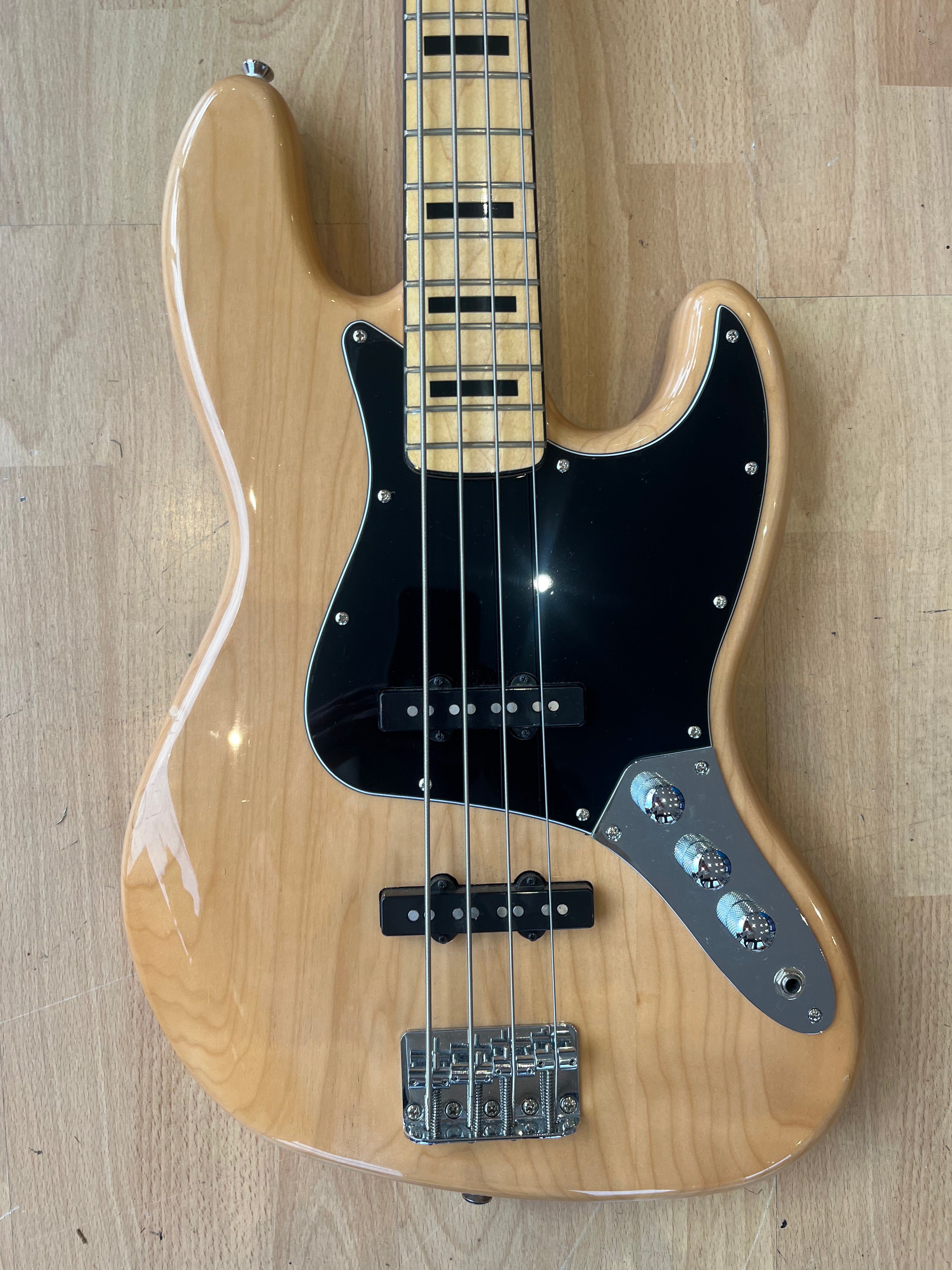 Squier Vintage modified Jazz bass with Stunning finish