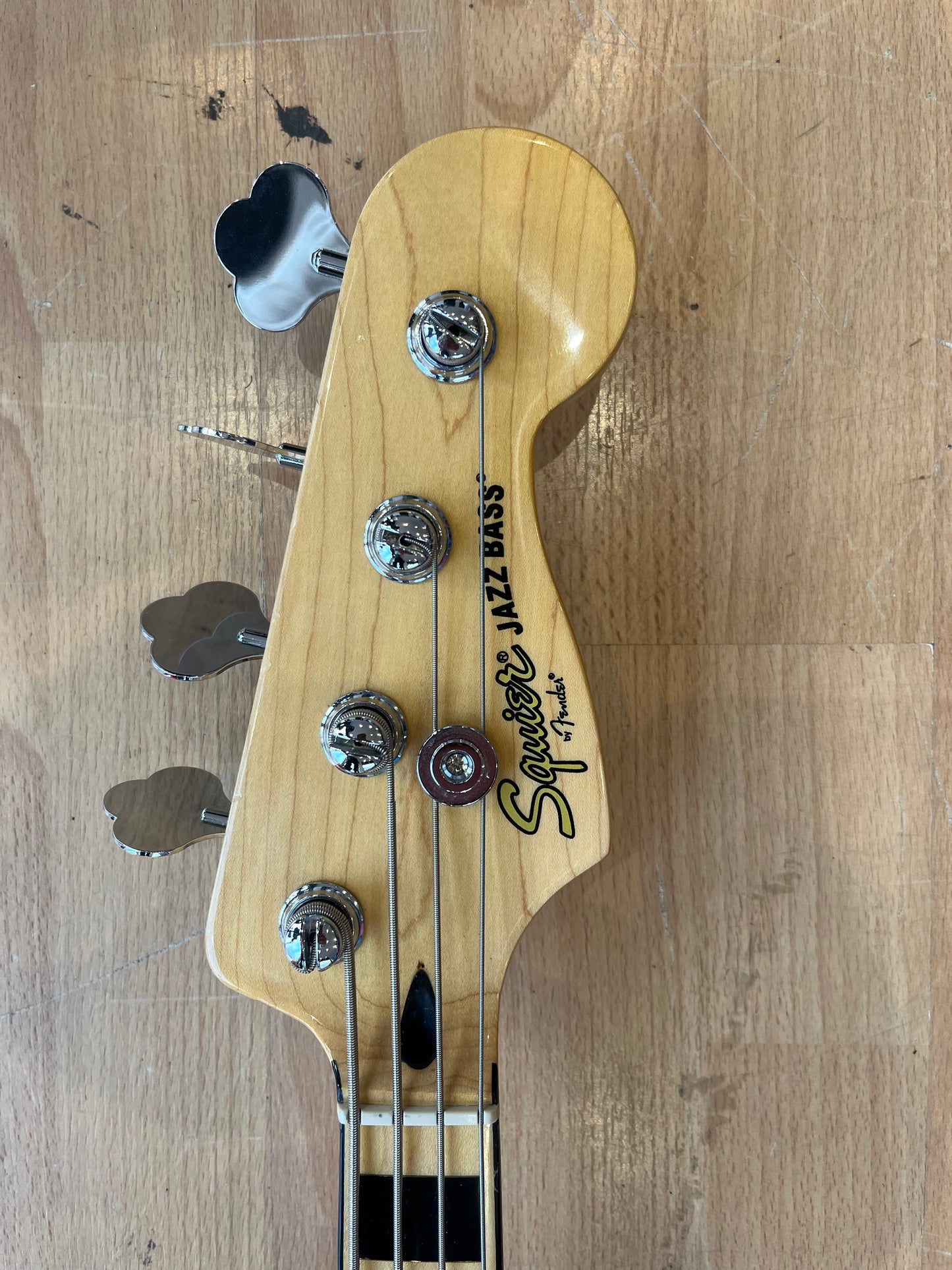 Squier Vintage modified Jazz bass with Stunning finish