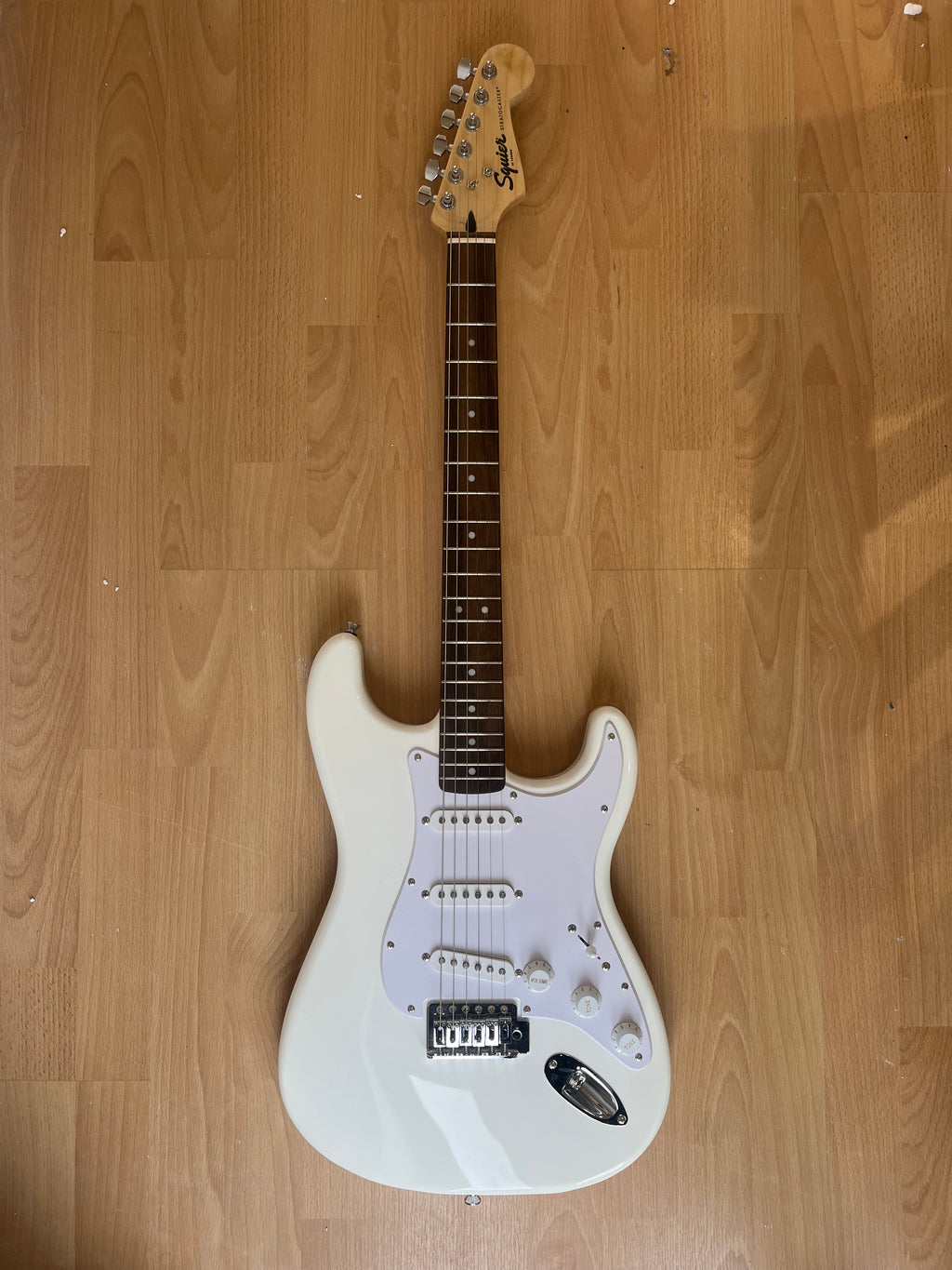 Pristine Squier Strat - white on white in MINT CONDITION