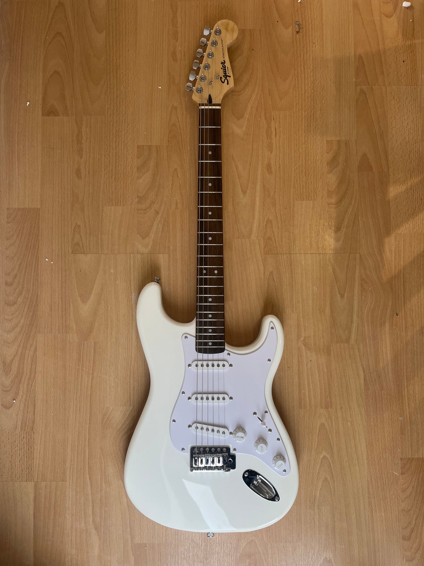 Pristine Squier Strat - white on white in MINT CONDITION
