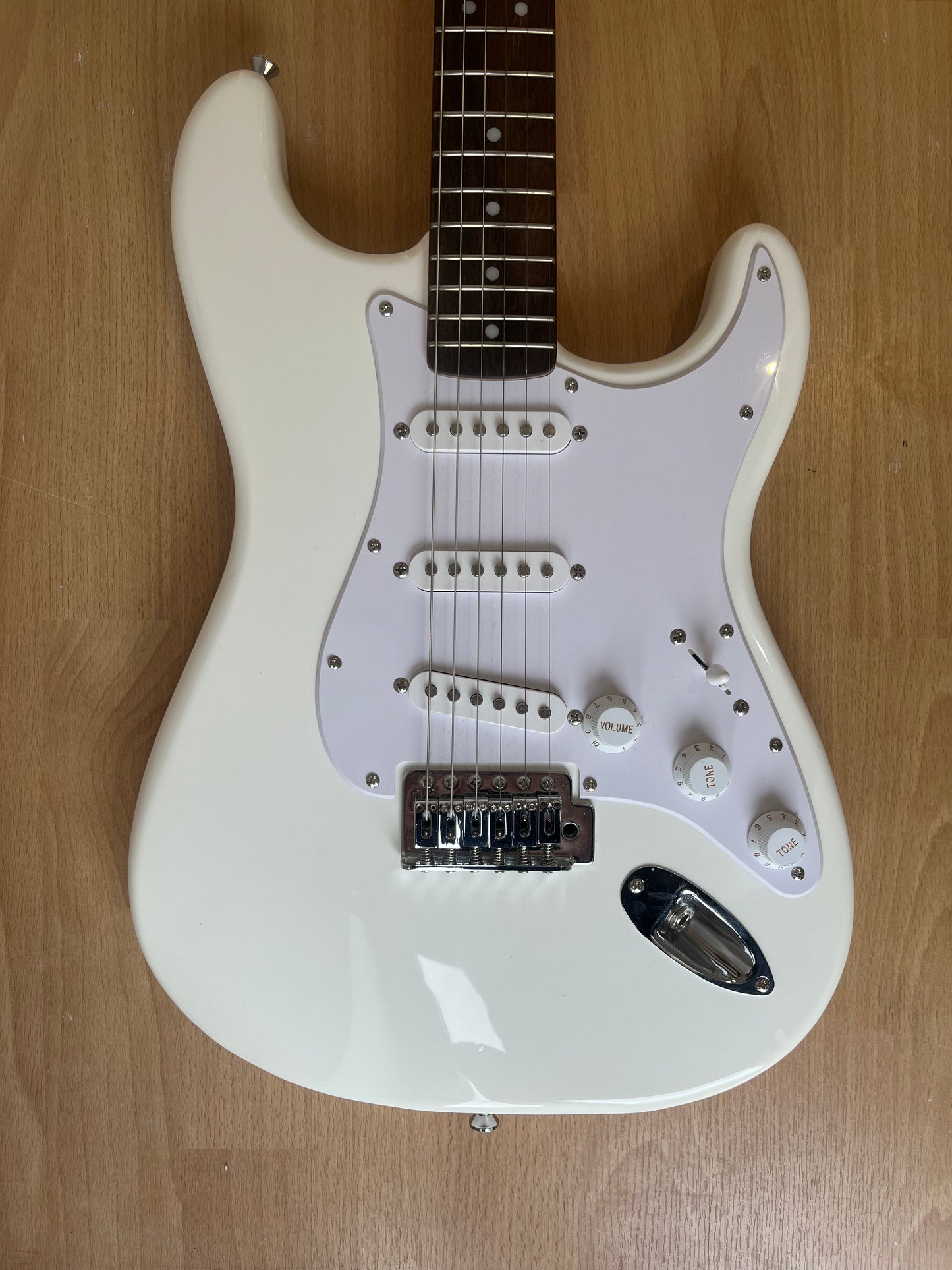 Pristine Squier Strat - white on white in MINT CONDITION