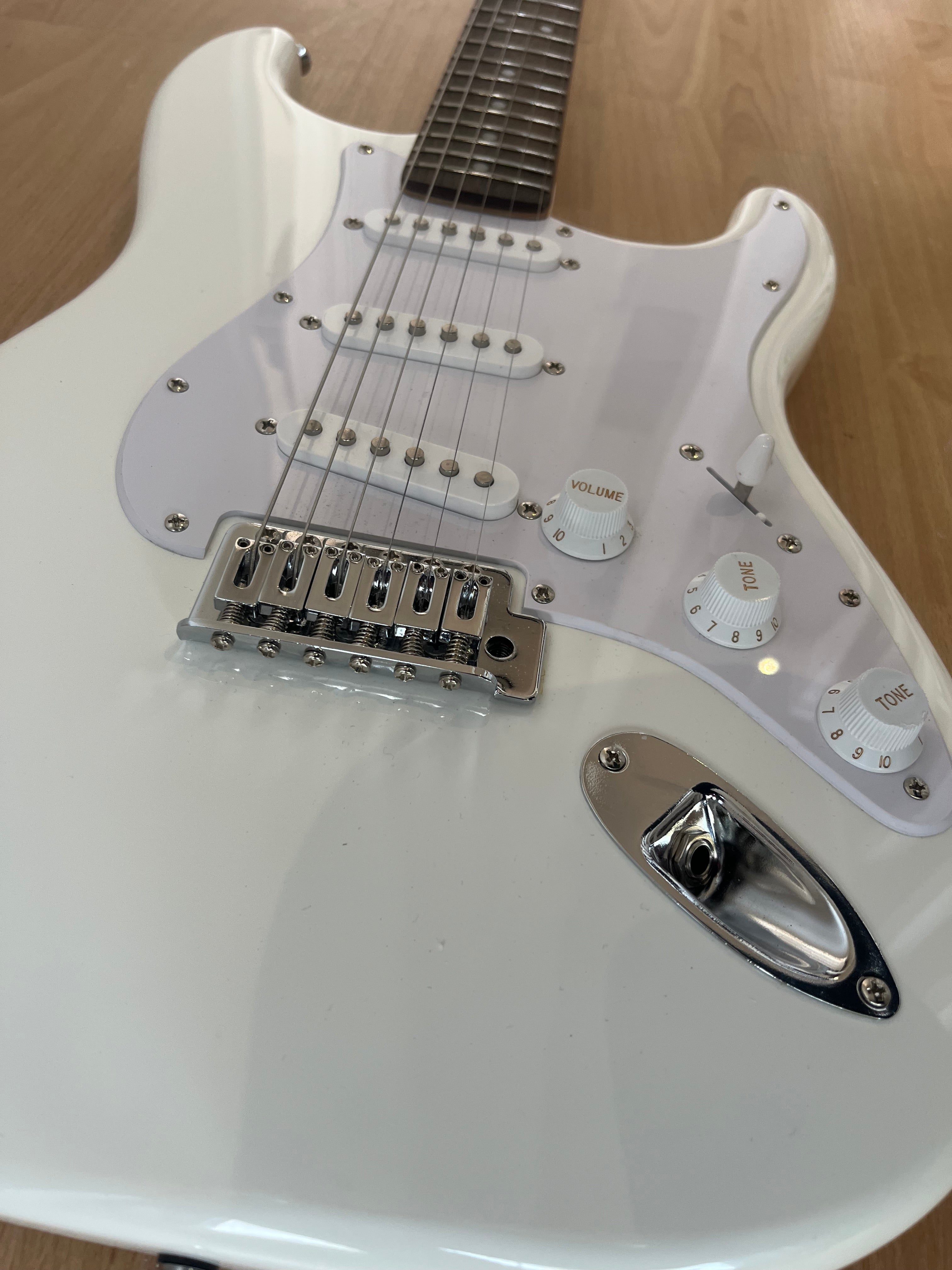 Pristine Squier Strat - white on white in MINT CONDITION