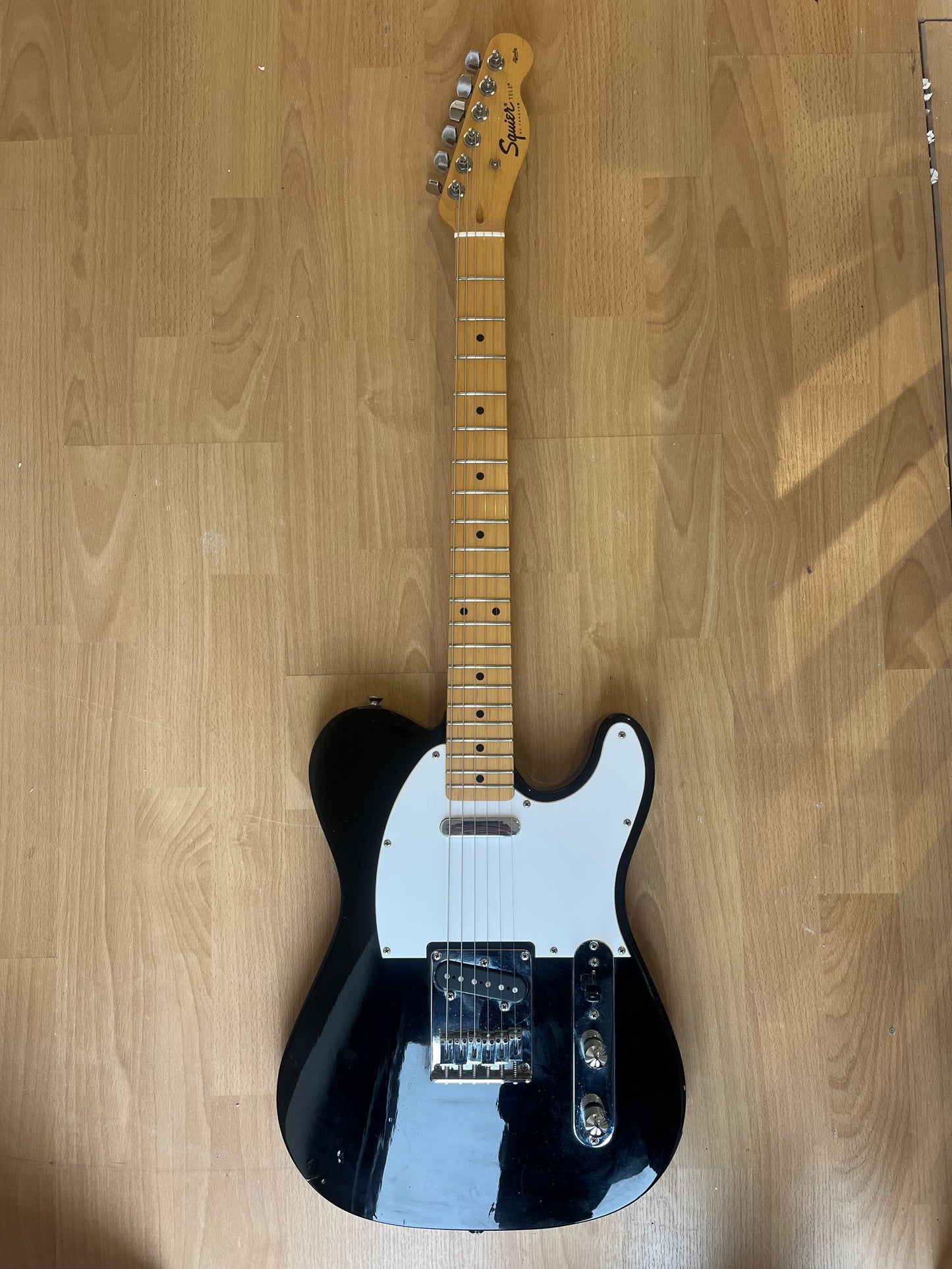 Squier Affinity Telecaster in Jet Black