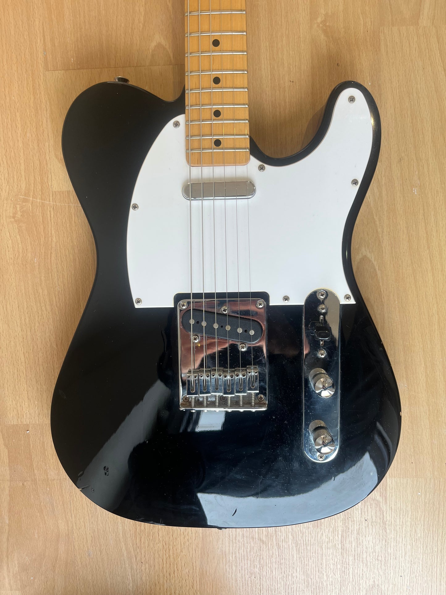 Squier Affinity Telecaster in Jet Black