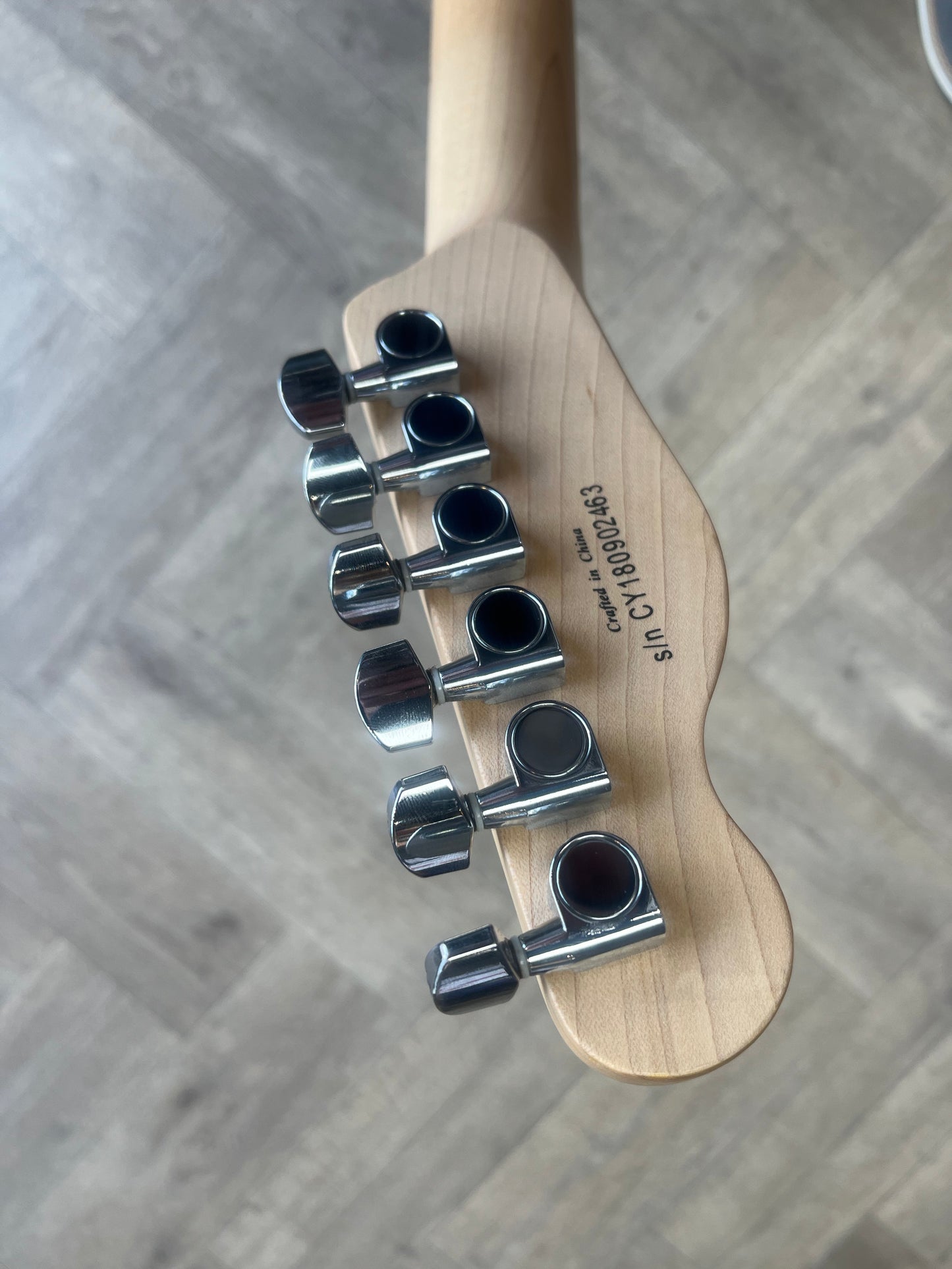 Squier Telecaster - Classic wood finish with black pick guard - GREAT CONDITION