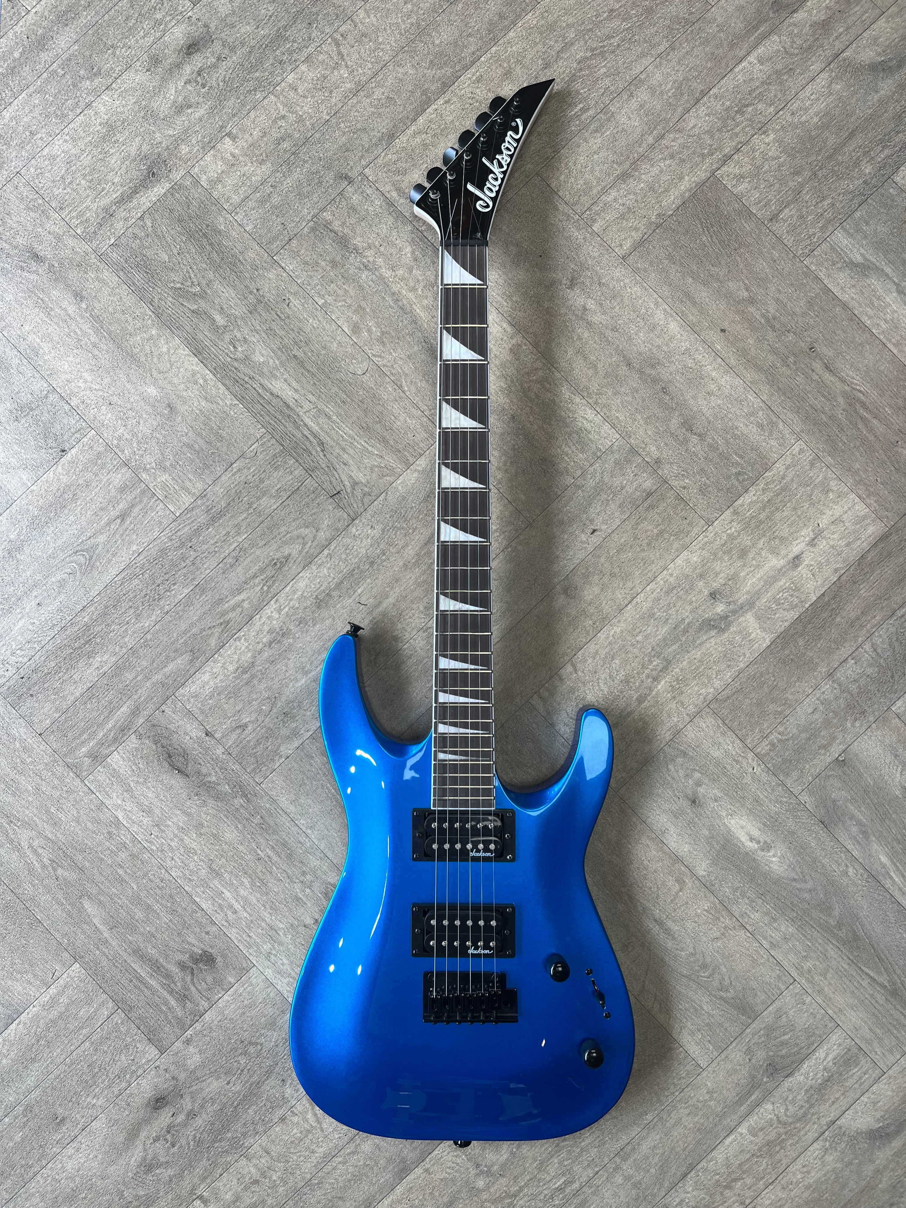 Jackson Guitar JS Series Dinky Arch Top JS22 DKA Metallic Blue