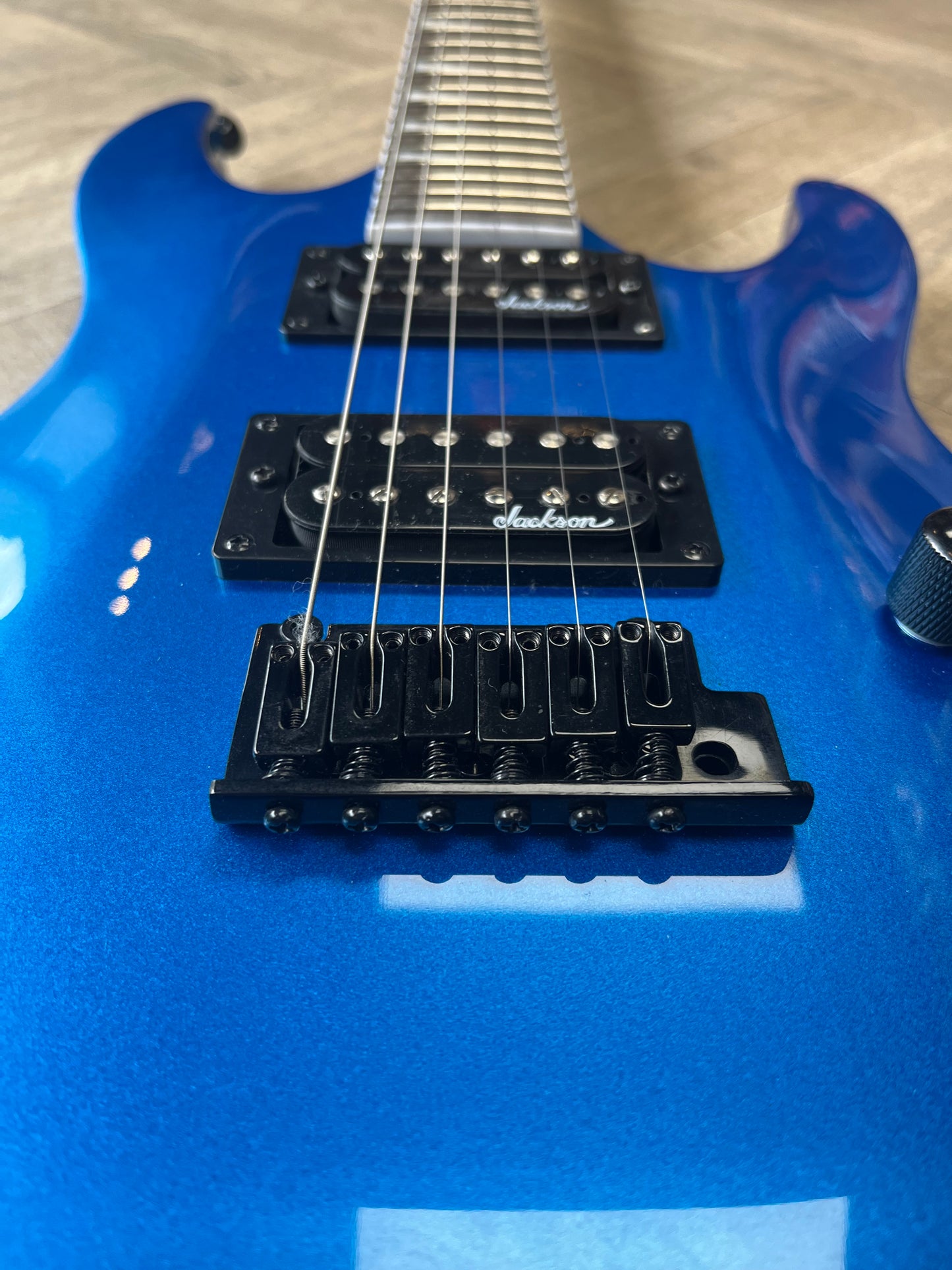 Jackson Guitar JS Series Dinky Arch Top JS22 DKA Metallic Blue
