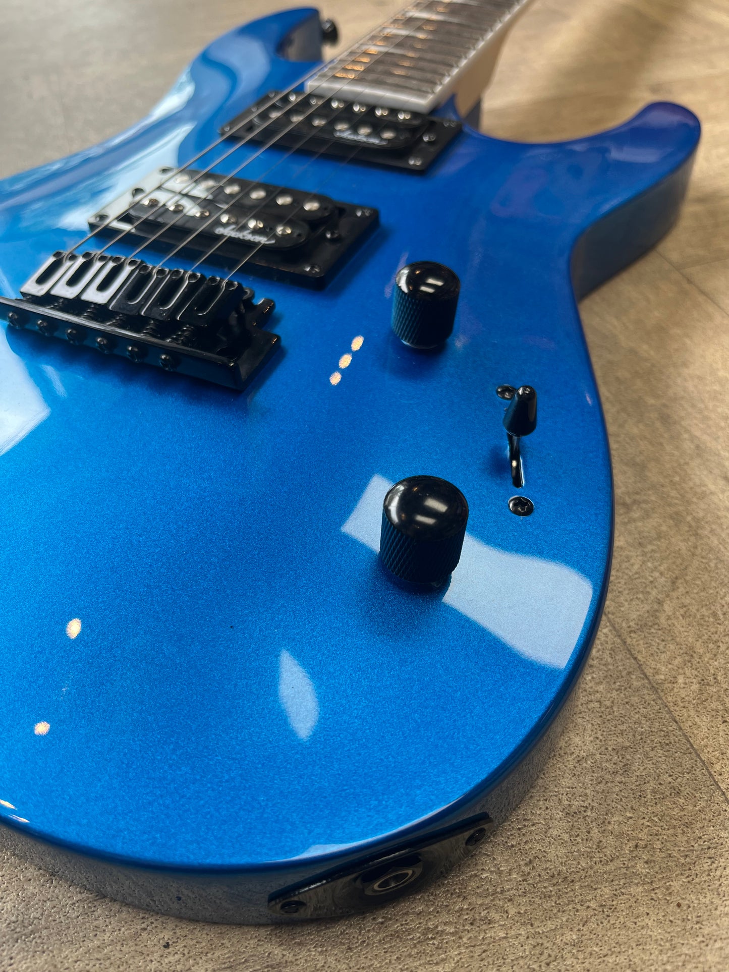 Jackson Guitar JS Series Dinky Arch Top JS22 DKA Metallic Blue