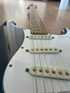 1991 Fender American Strat in Beautiful Metallic Navy, with hard case - EXCELLENT CONDITION