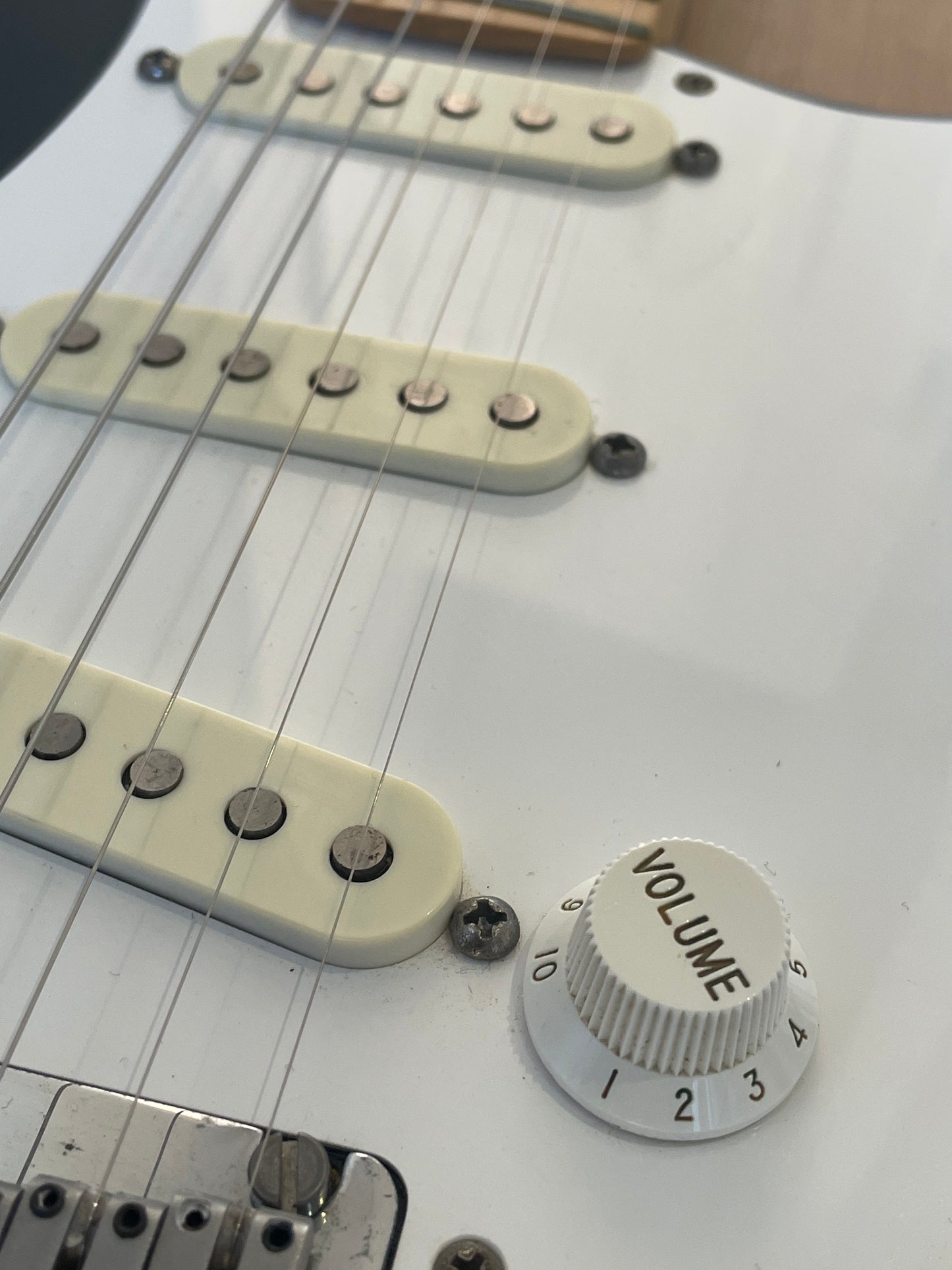 1991 Fender American Strat in Beautiful Metallic Navy, with hard case - EXCELLENT CONDITION