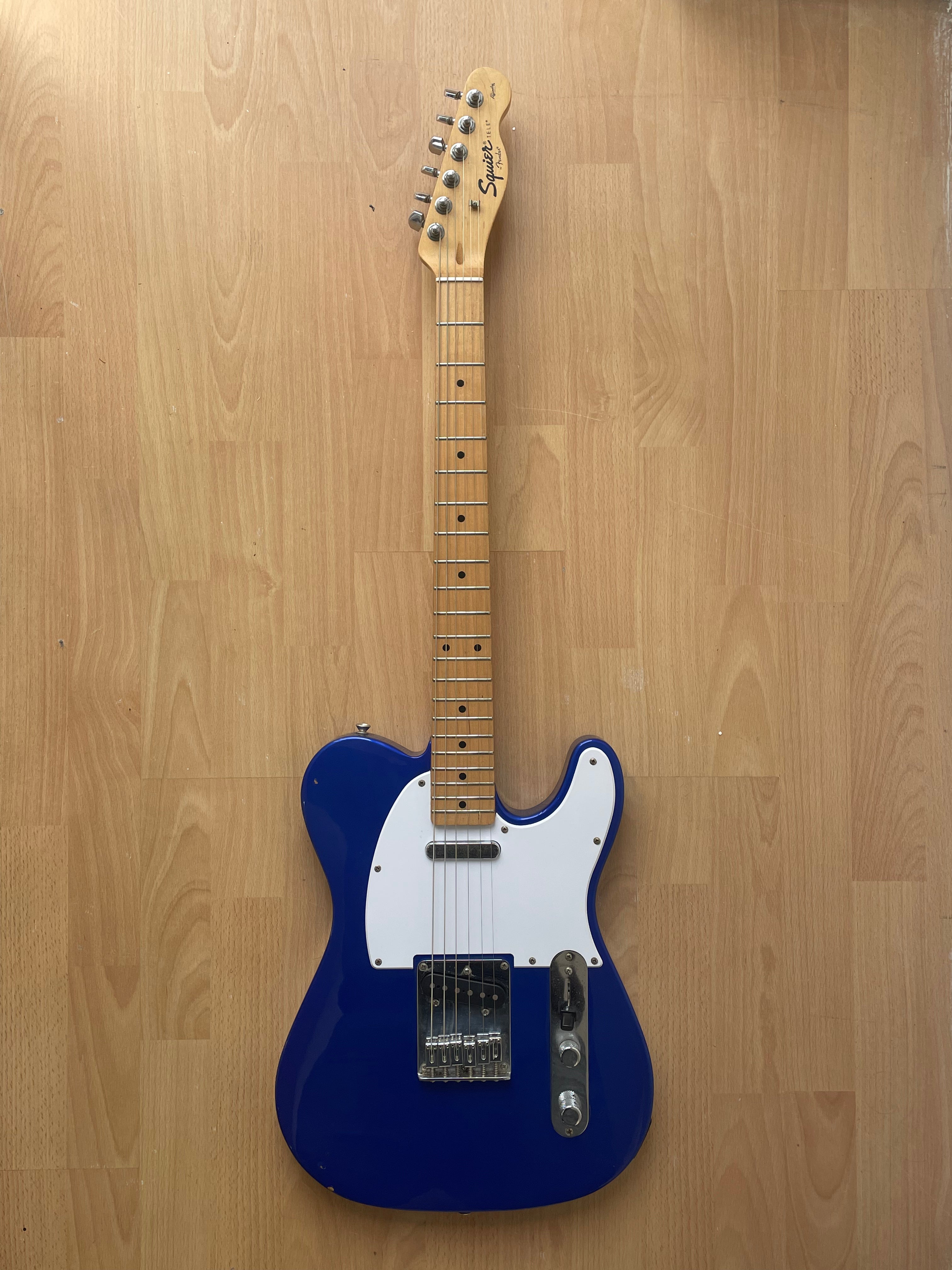 Squier Affinity Telecaster in Lake Blue