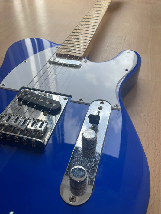 Squier Affinity Telecaster in Lake Blue